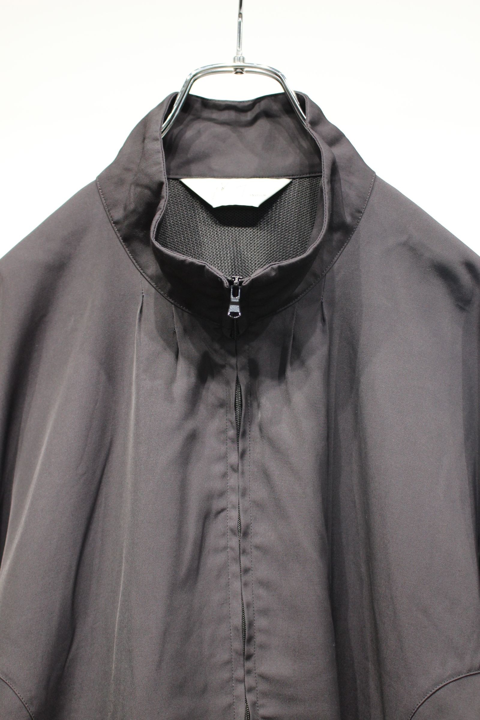 TUCK KIMONO BLOUSON | BLACK | ブルゾン