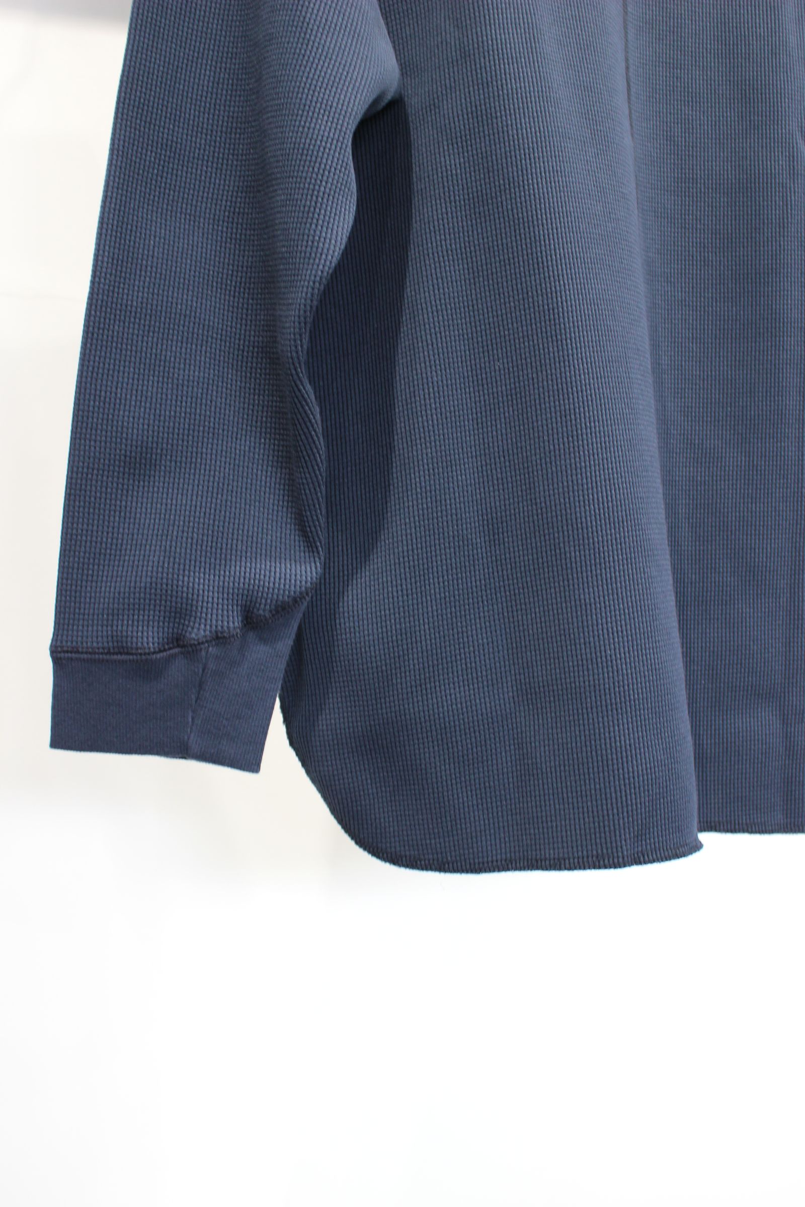 CREWNECK WAFFLE L/S TEE | NAVY | カットソー