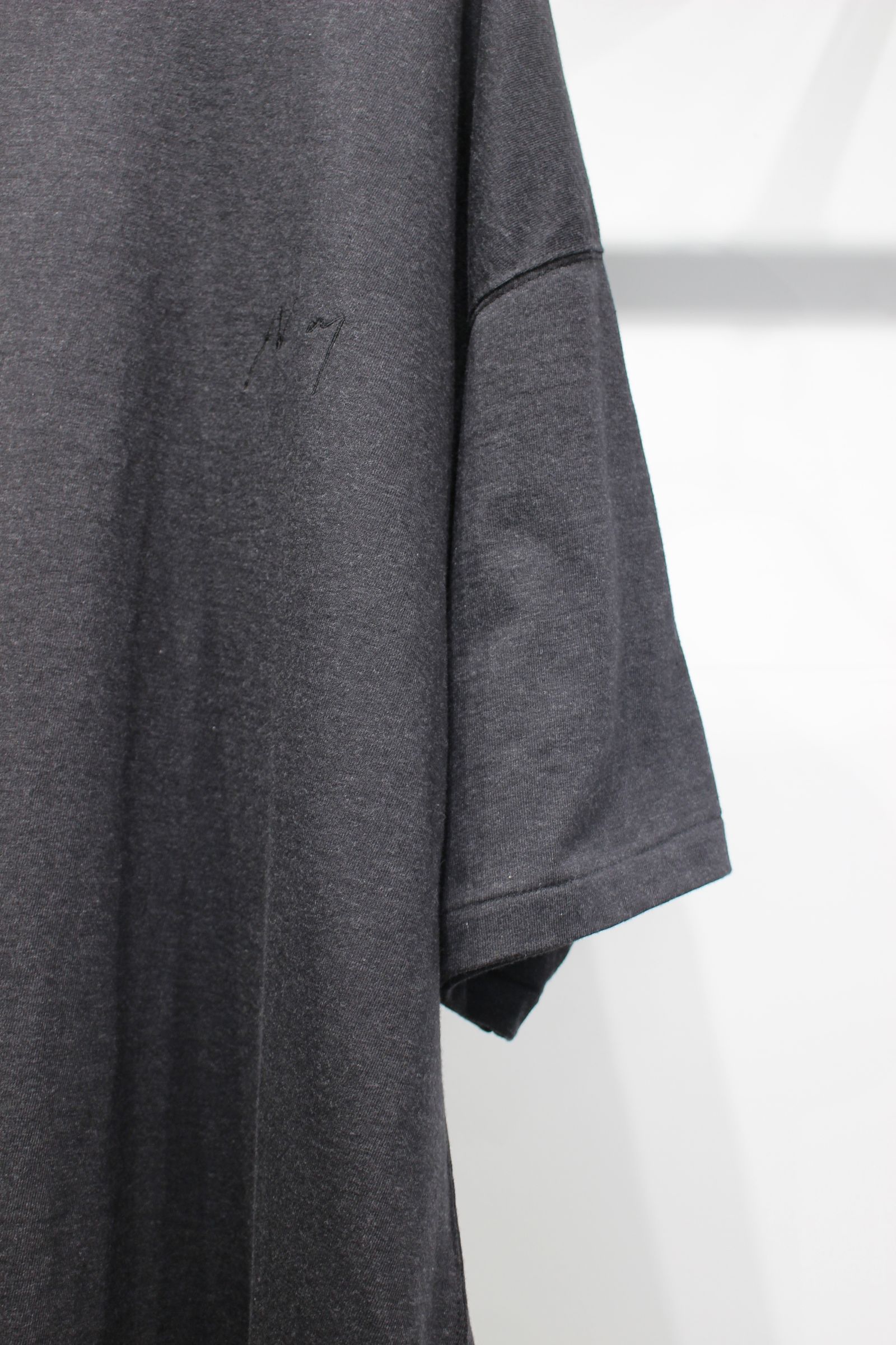 UNEVENNESS T-SHIRT | HEATHER BLACK | カットソー