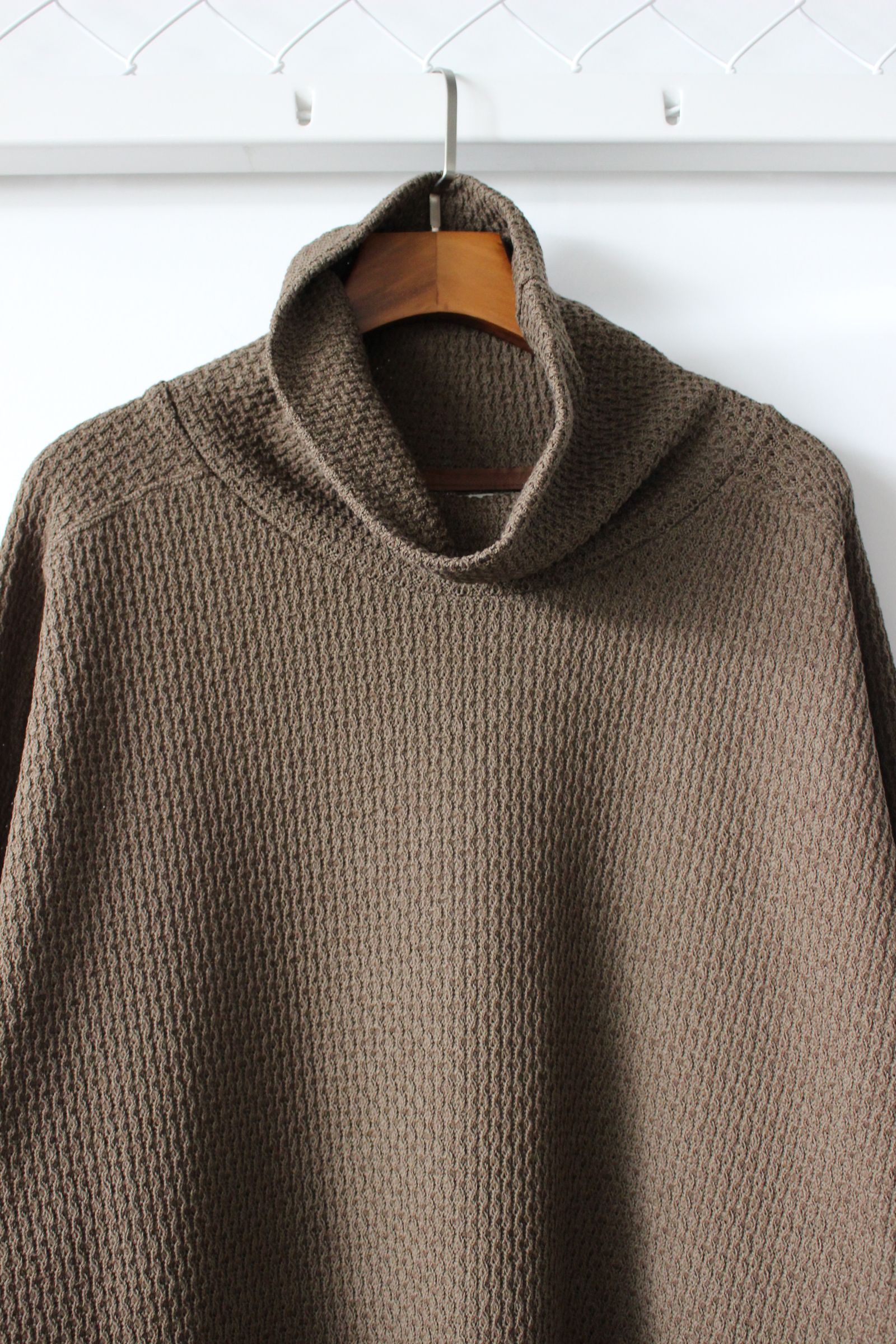 ANCELLM - CHAIN KNIT HI-NECK LS T-SHIRT/KHAKI | NapsNote