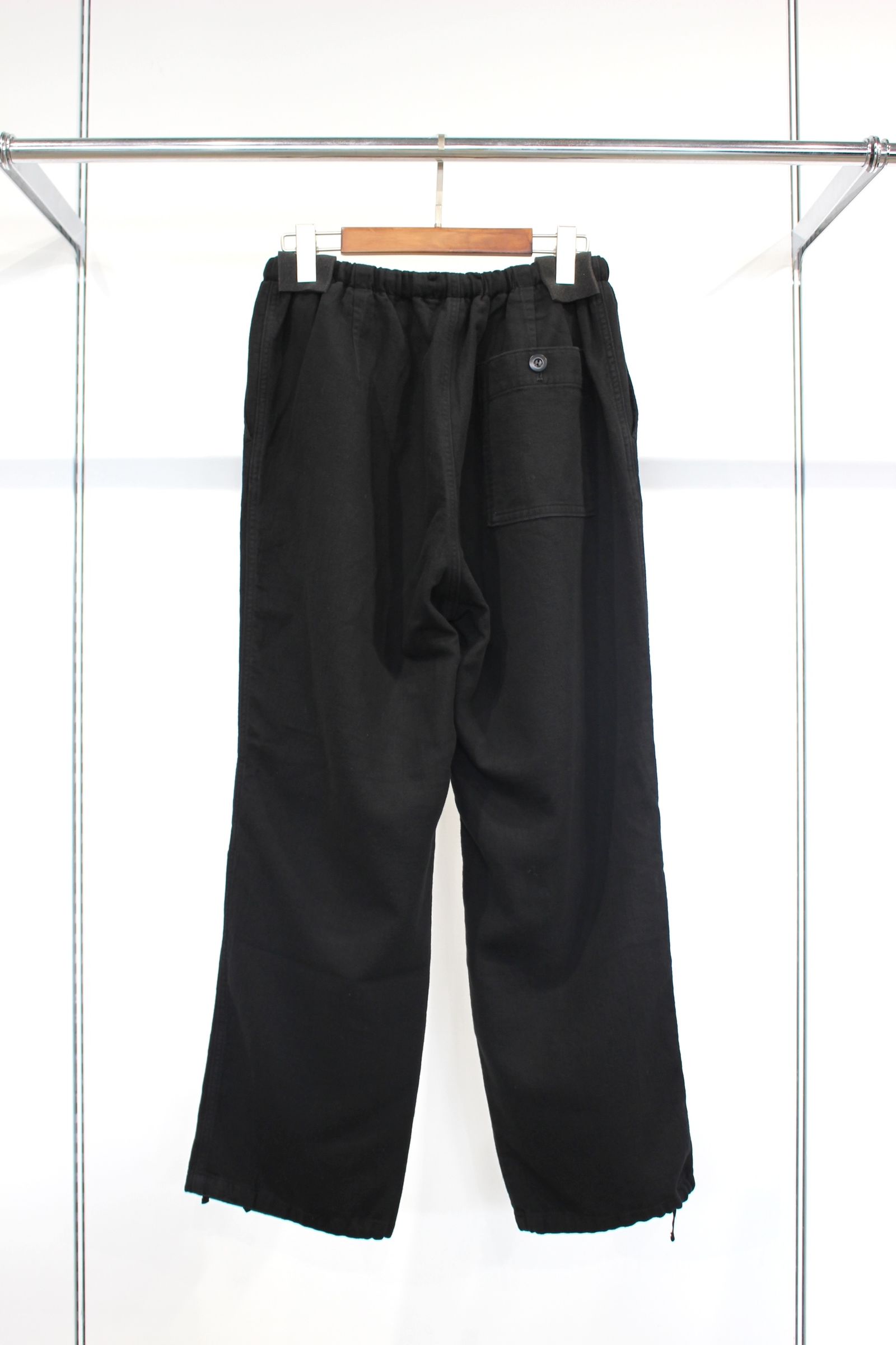 HREINN EZ TROUSERS | BLACK | パンツ