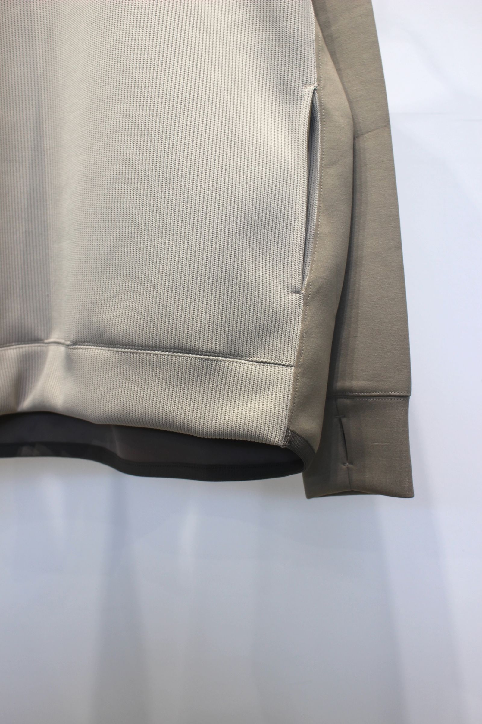 KNIT-COMBI RAYON DOUBLE-KNIT P/O | GREIGE | クルーネックプルオーバー