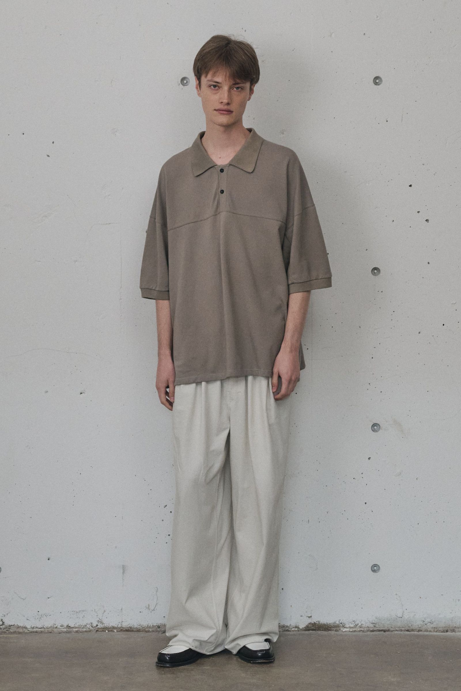 DRAPE WIDE EASY CUT SLACKS | WHITE | スラックス