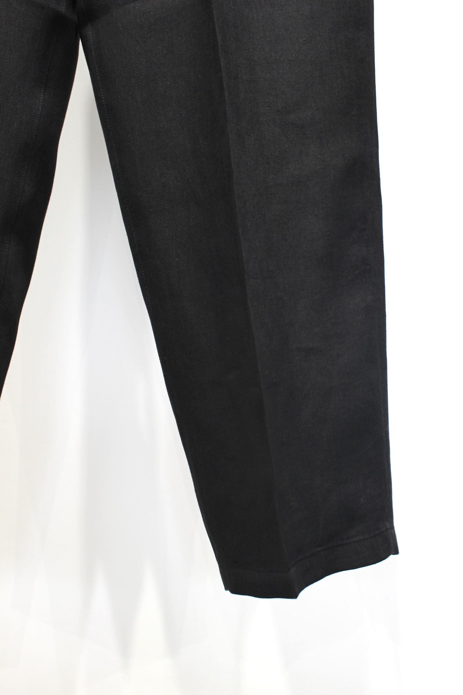 [ラスト1点] 100/S LINEN TUCK SLACKS | BLACK | スラックス