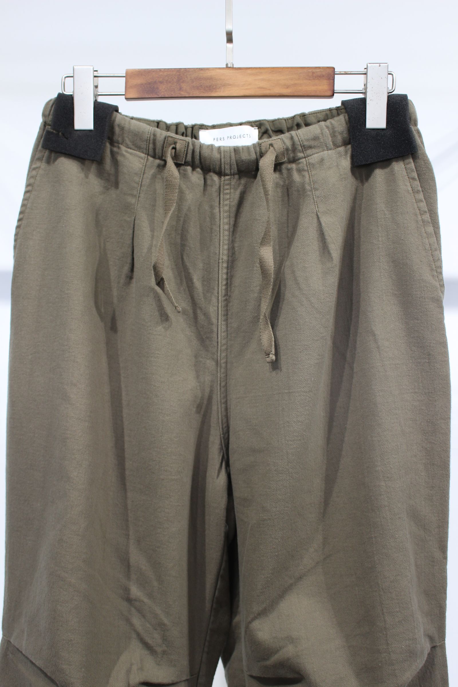 [ラスト1点] HREINN EZ TROUSERS | OLIVE | パンツ