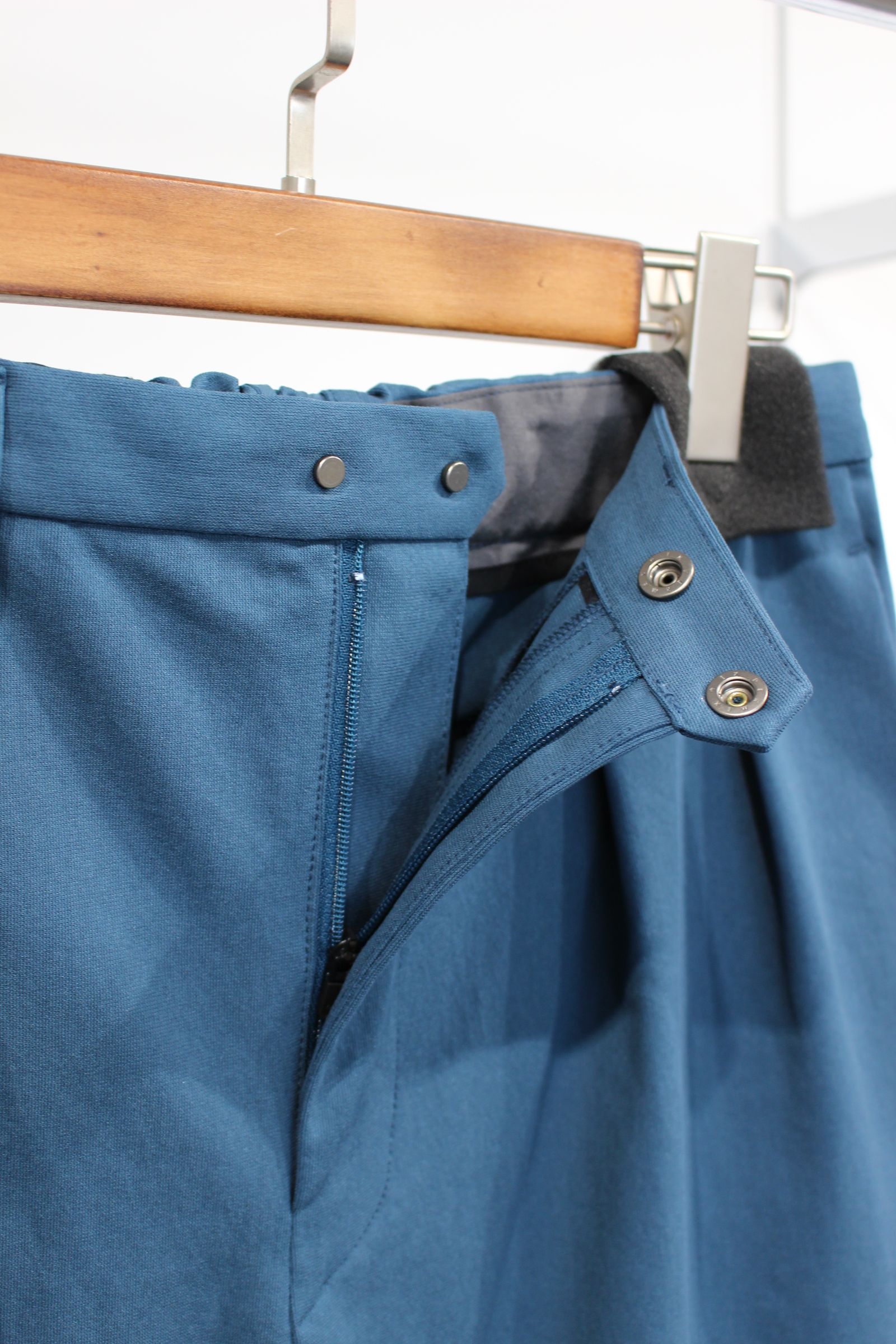 TRICOT TAPERED TROUSERS/PRUSSIAN