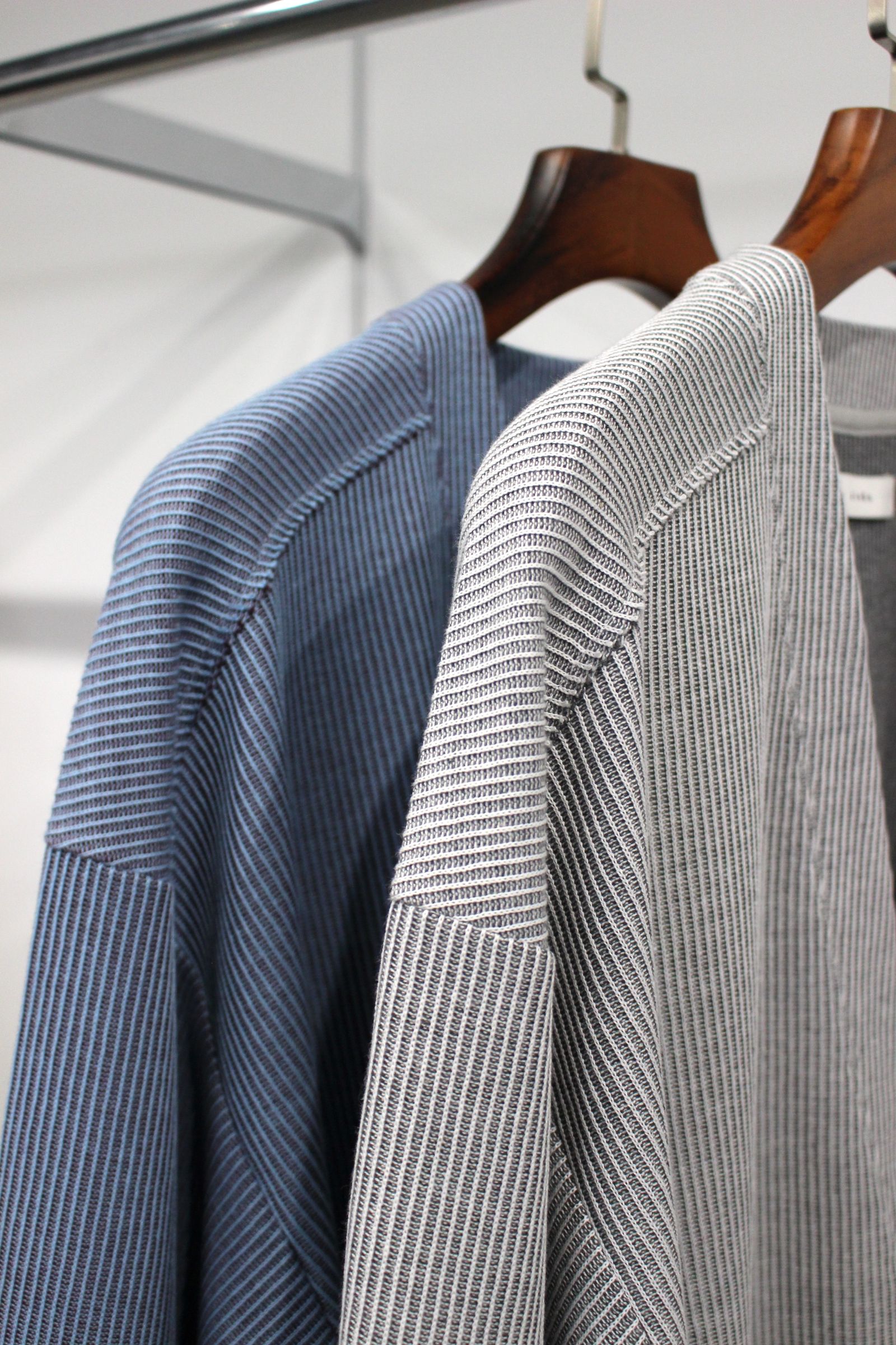 TUCK CORD WAFFLE CARDIGAN/カーディガン/サックス・バーガンディ