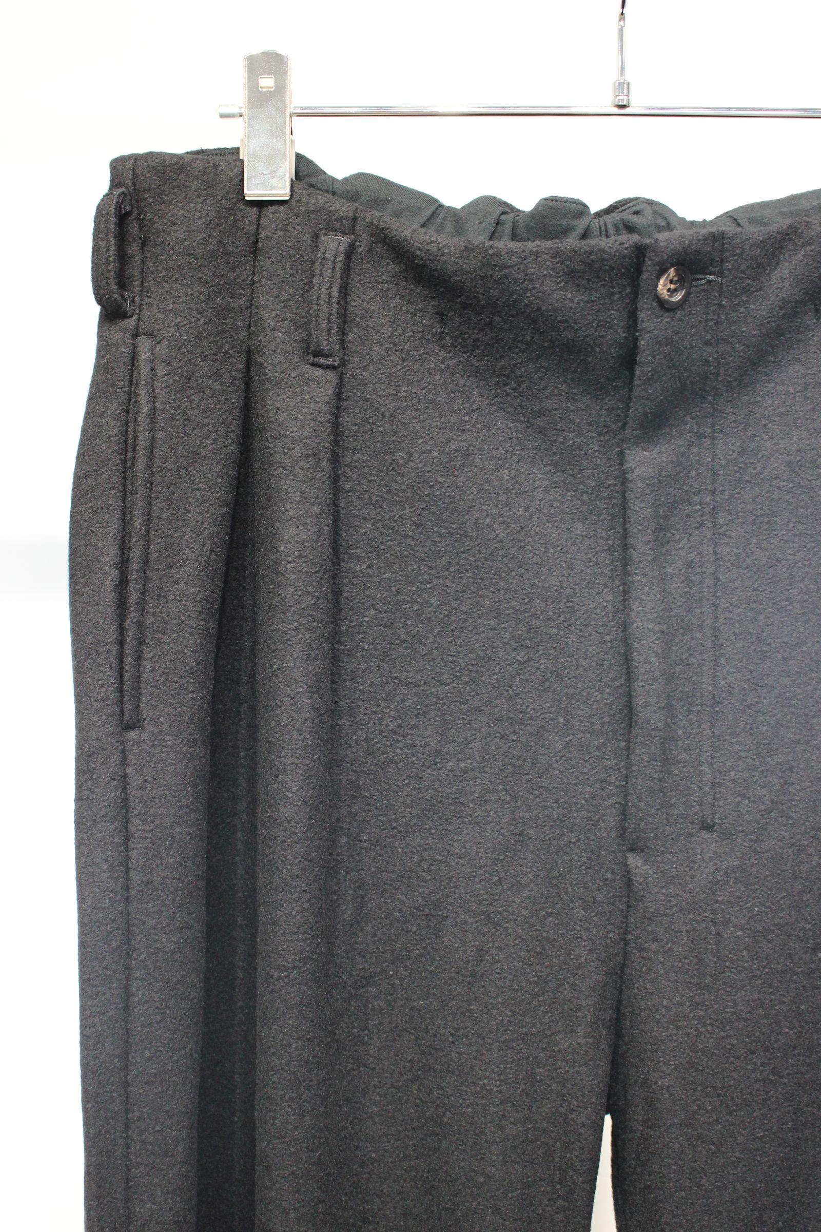 WOOL CUT SLACKS | BLACK | スラックス