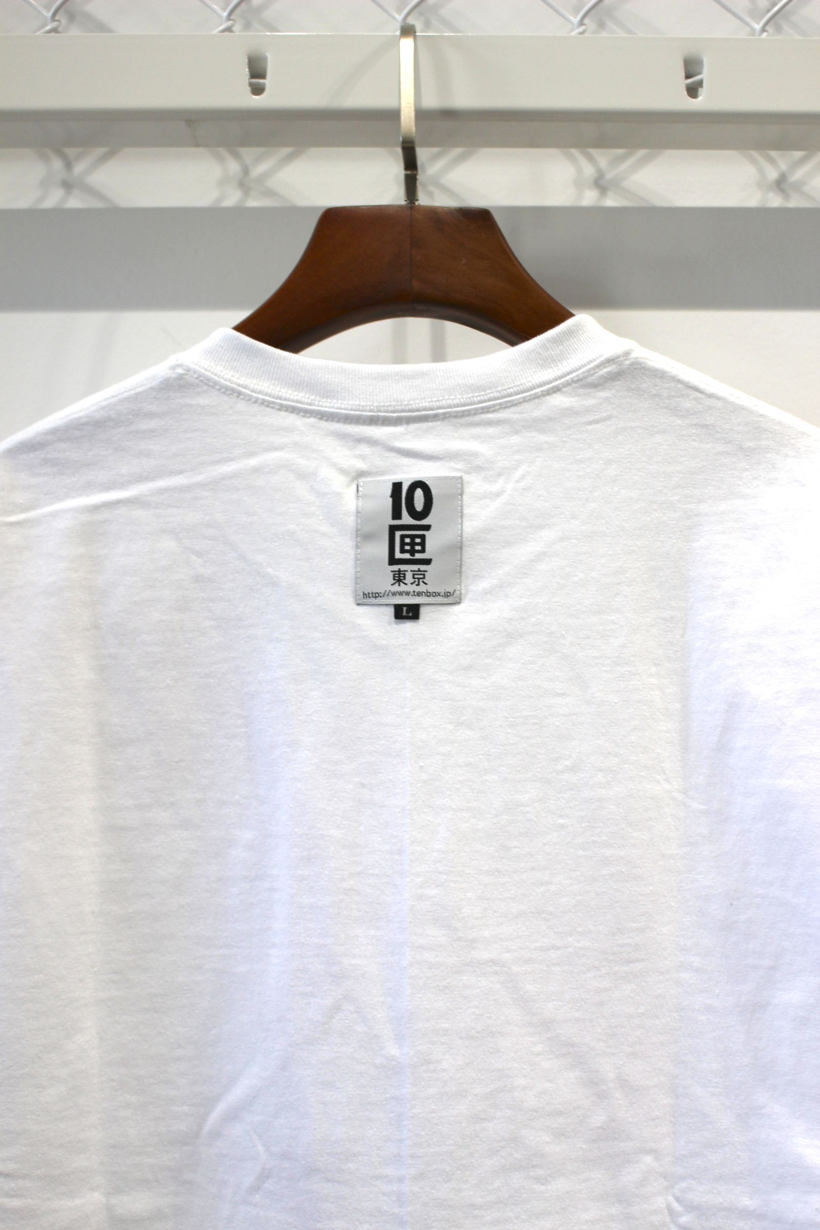 SHIT HAPPENS TEE/【5/1発売】