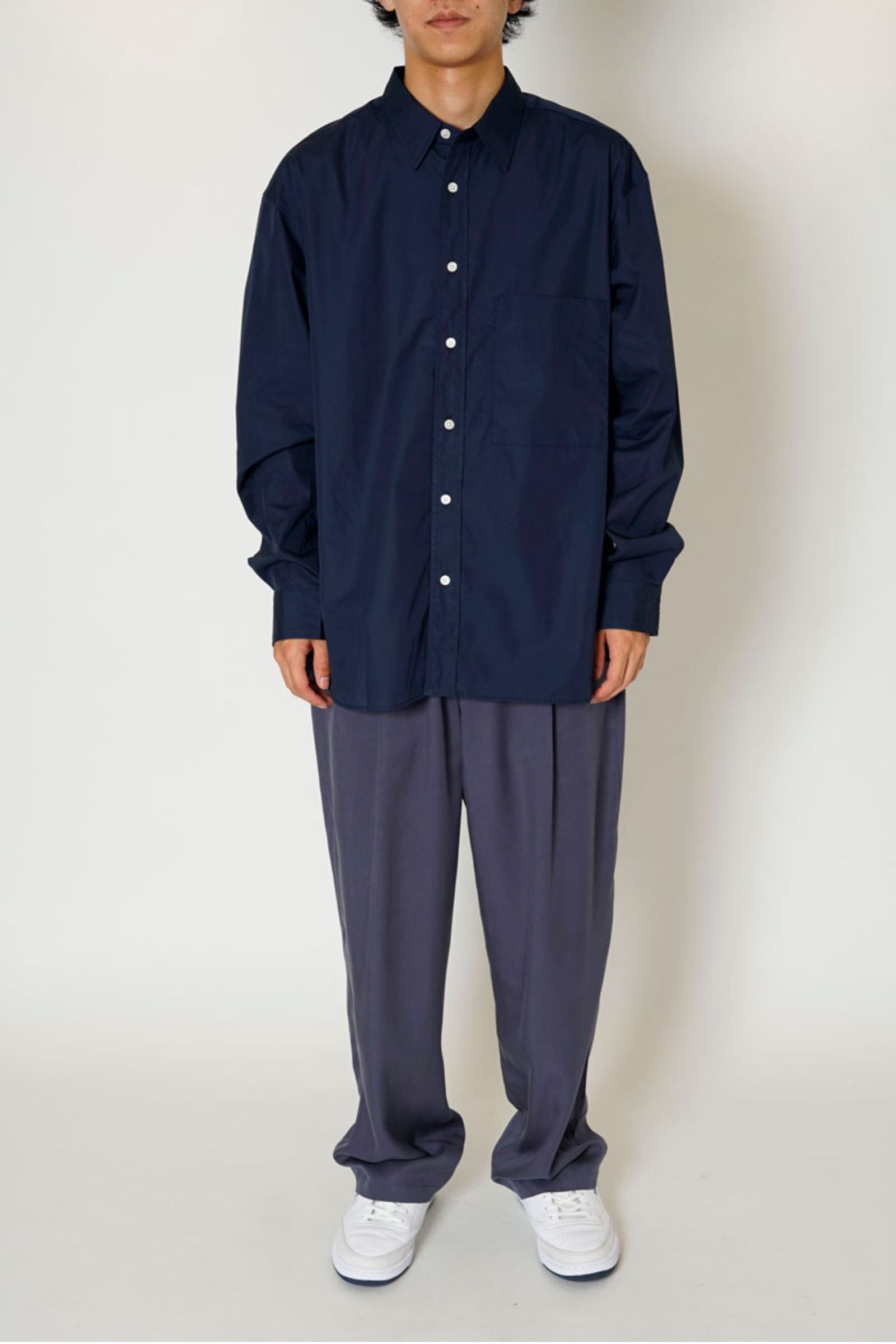 UNIVERSAL PRODUCTS - T.M. REGULAR COLLAR L/S SHIRT/NAVY | NapsNote