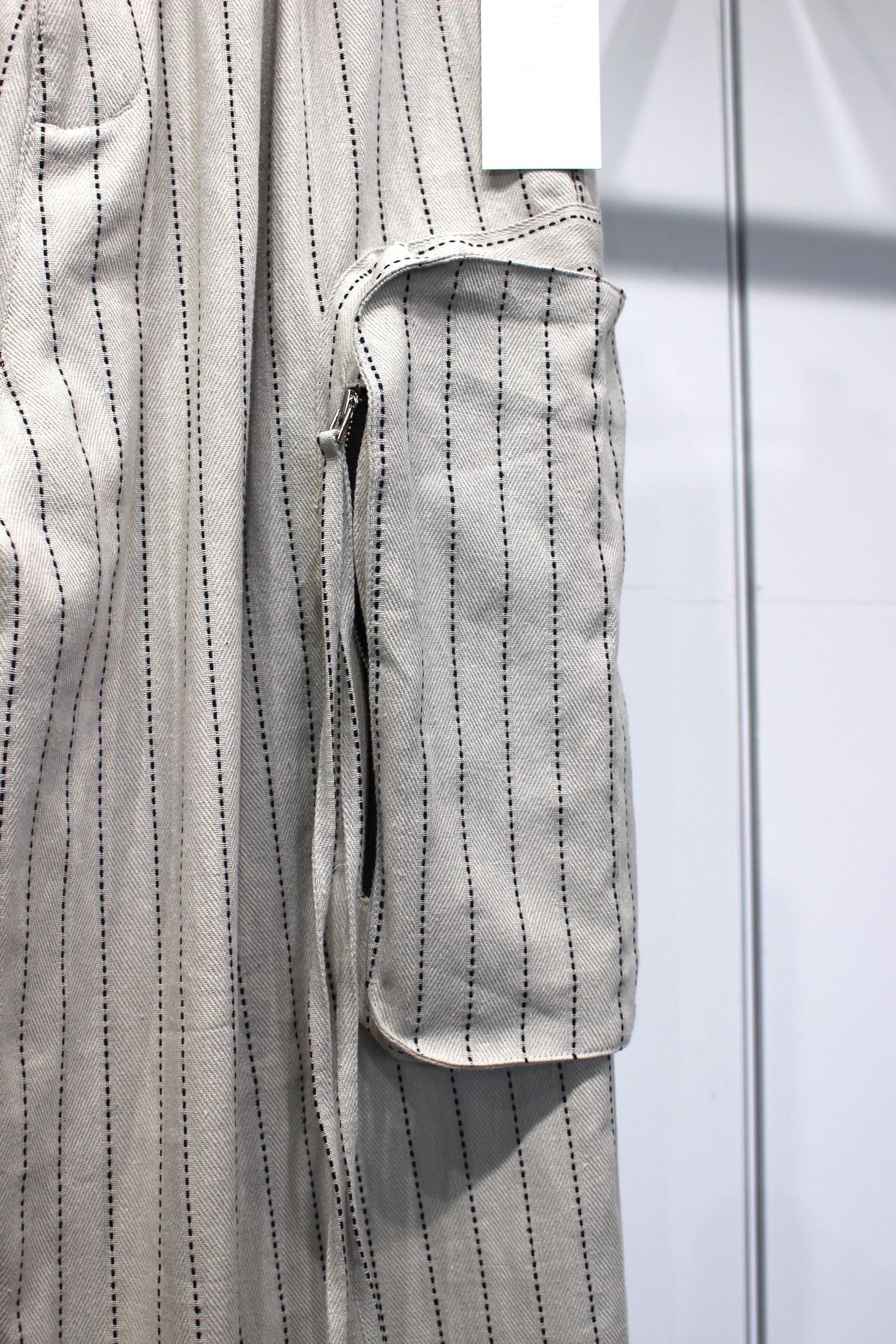[ラスト1点] DOBBYSTRIPE / HERRINGBONE WIDE CARGO PANTS | LIGHT GRAY | ワイドパンツ