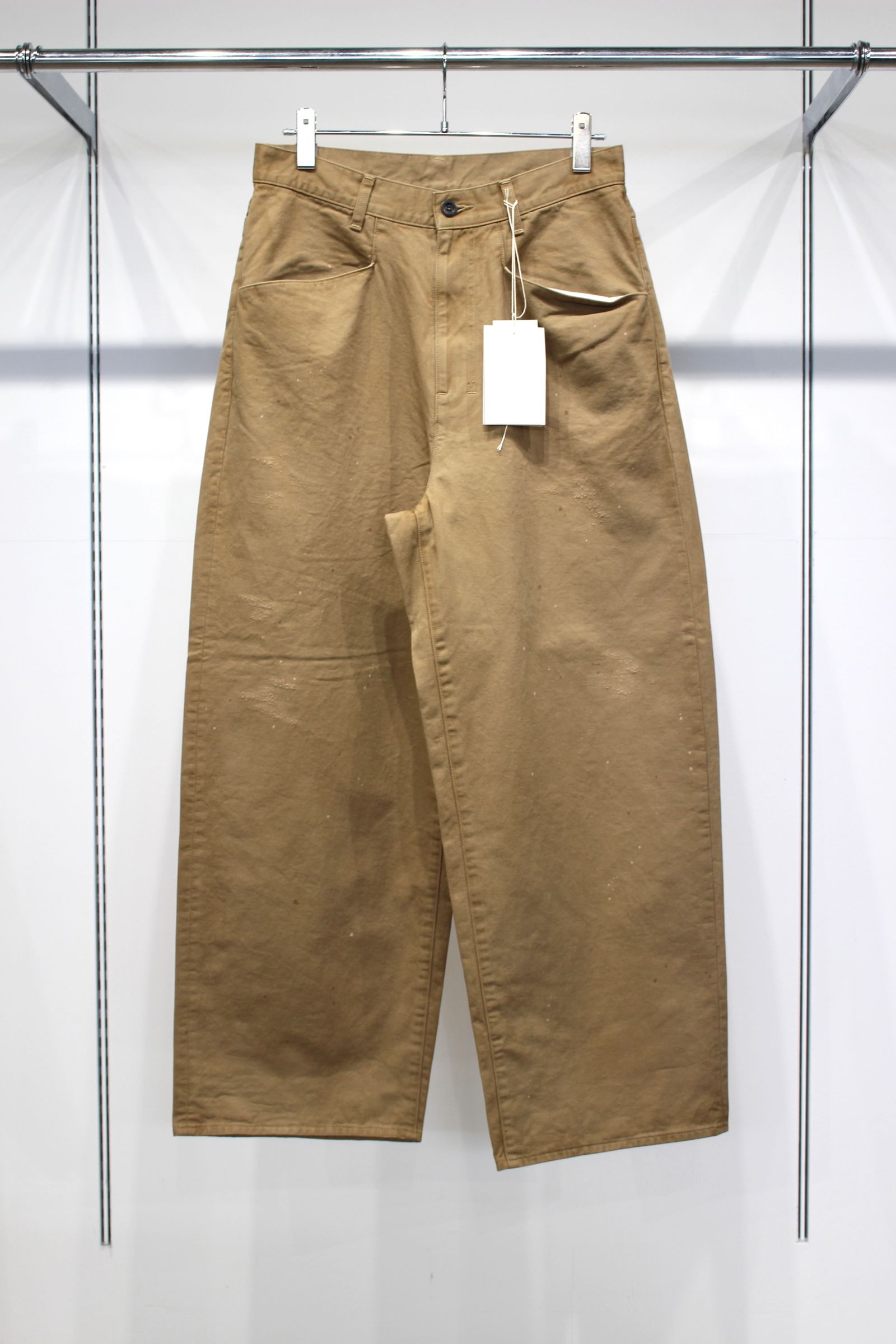 AGING CHINO SLACKS | BEIGE | チノスラックス