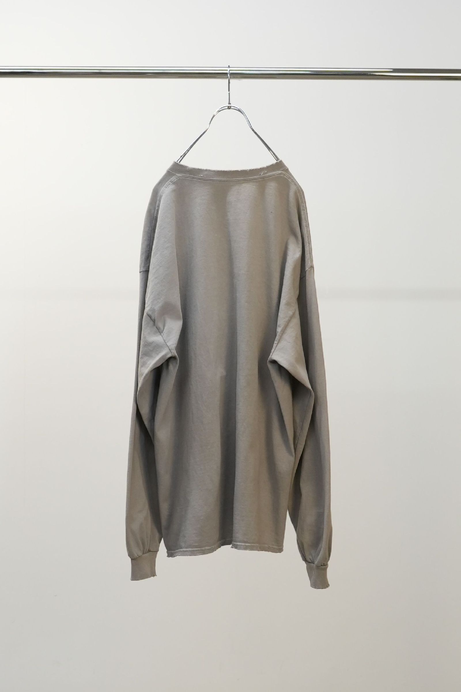 EMBROIDERY DYED LS T-SHIRT 2 | GRAY | カットソー