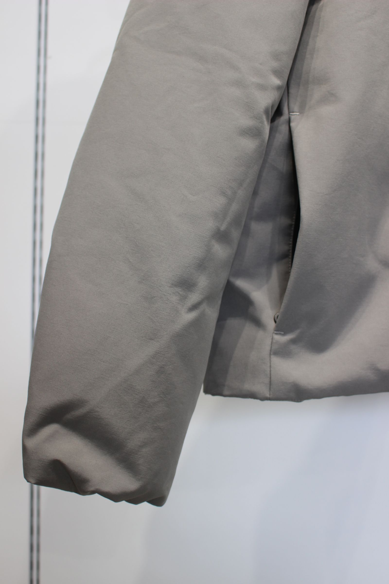 WEATHER CLOTH DOWN BLOUSON | GREIGE | ダウンジャケット