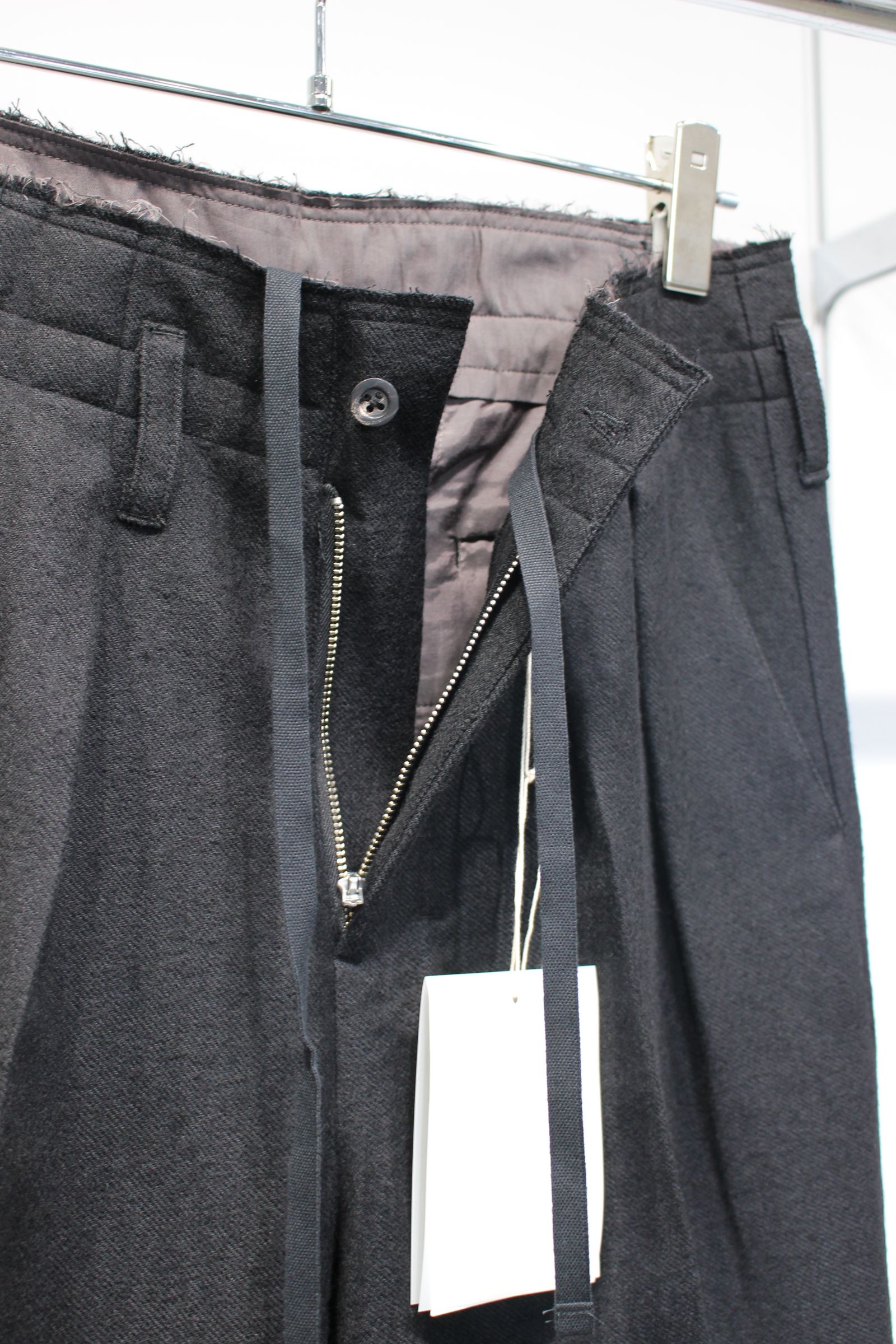 SEMI-DOUBLE TAILORED JACKET | SHRINK WOOL WIDE SLACKS | BLACK | セットアップ