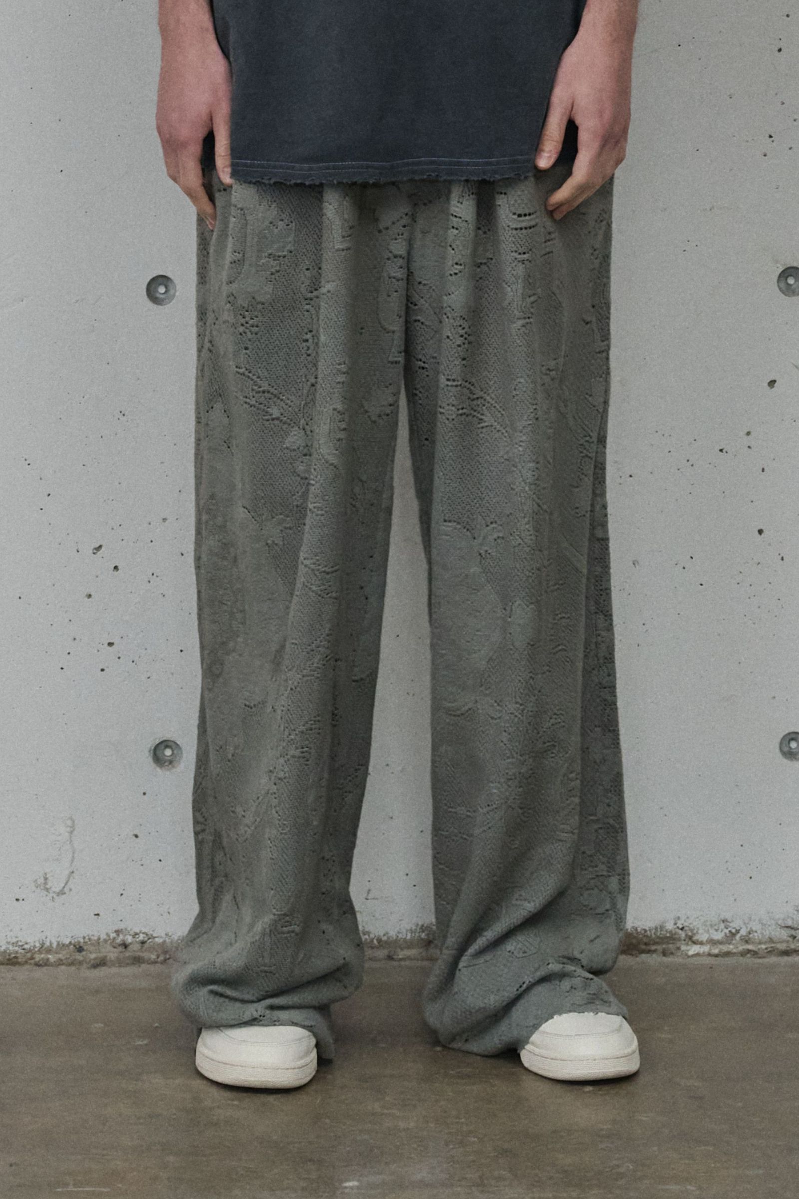 AGING LACE DOUBLE PANEL SLACKS | GRAY | スラックス