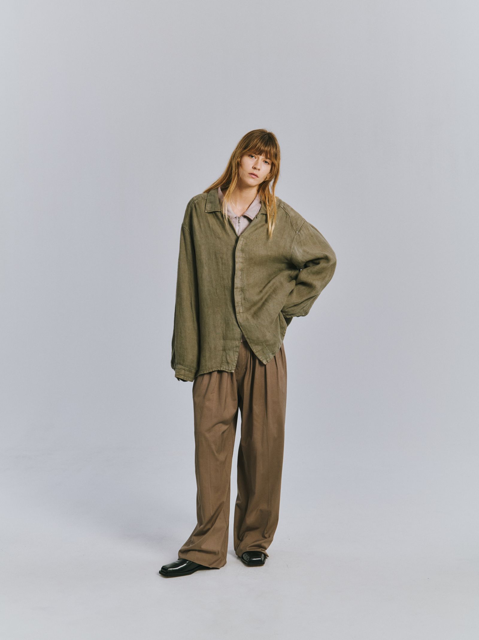 AGING LINEN CROSS-LINE SHIRT | KHAKI BEIGE | シャツ