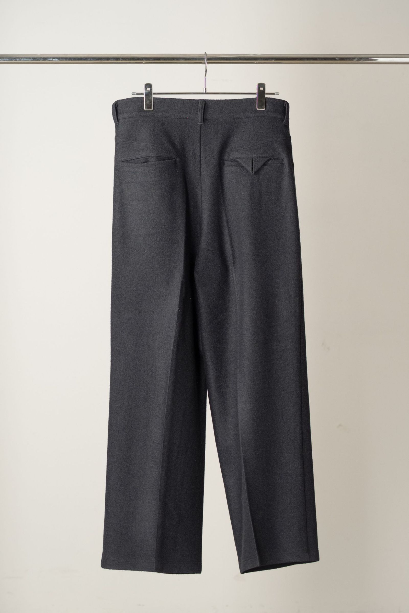 WOOL CUT WIDE TUCK SLACKS | NAVY | スラックス
