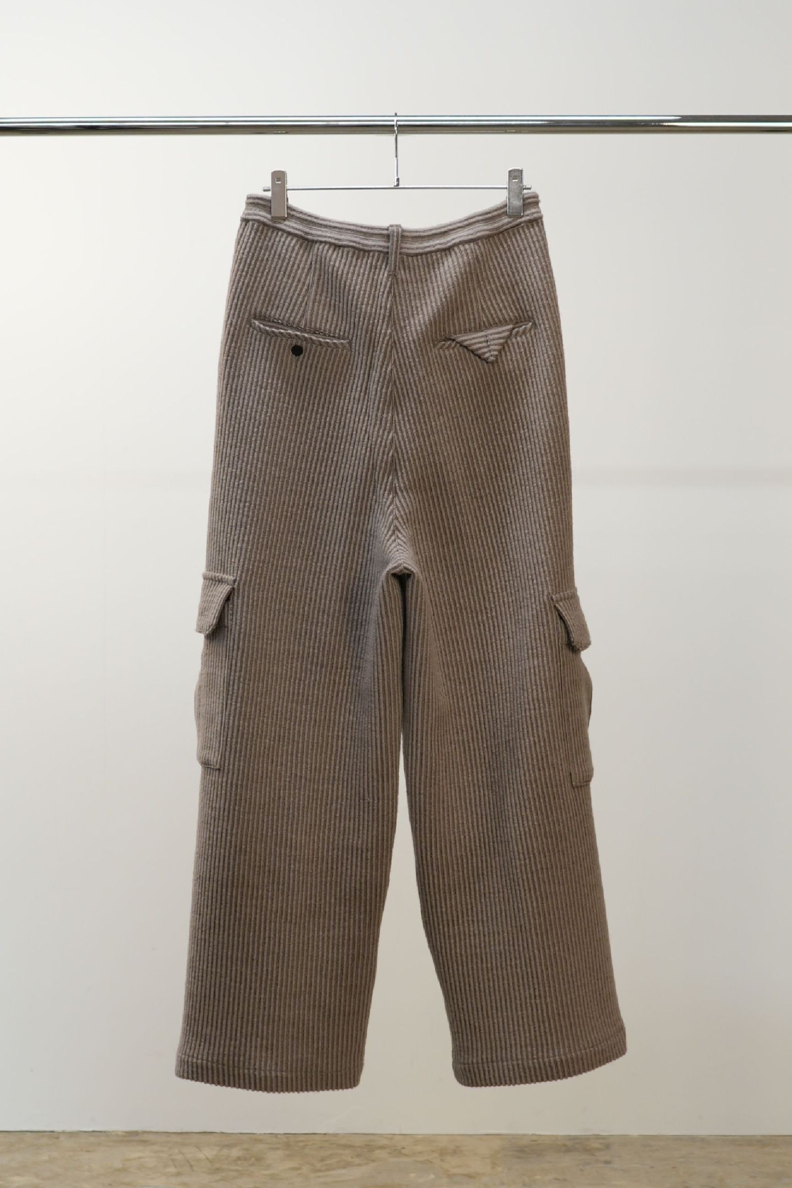 [ラスト1点] WOOL CORDUROY CARGO SLACKS | SAND | スラックス