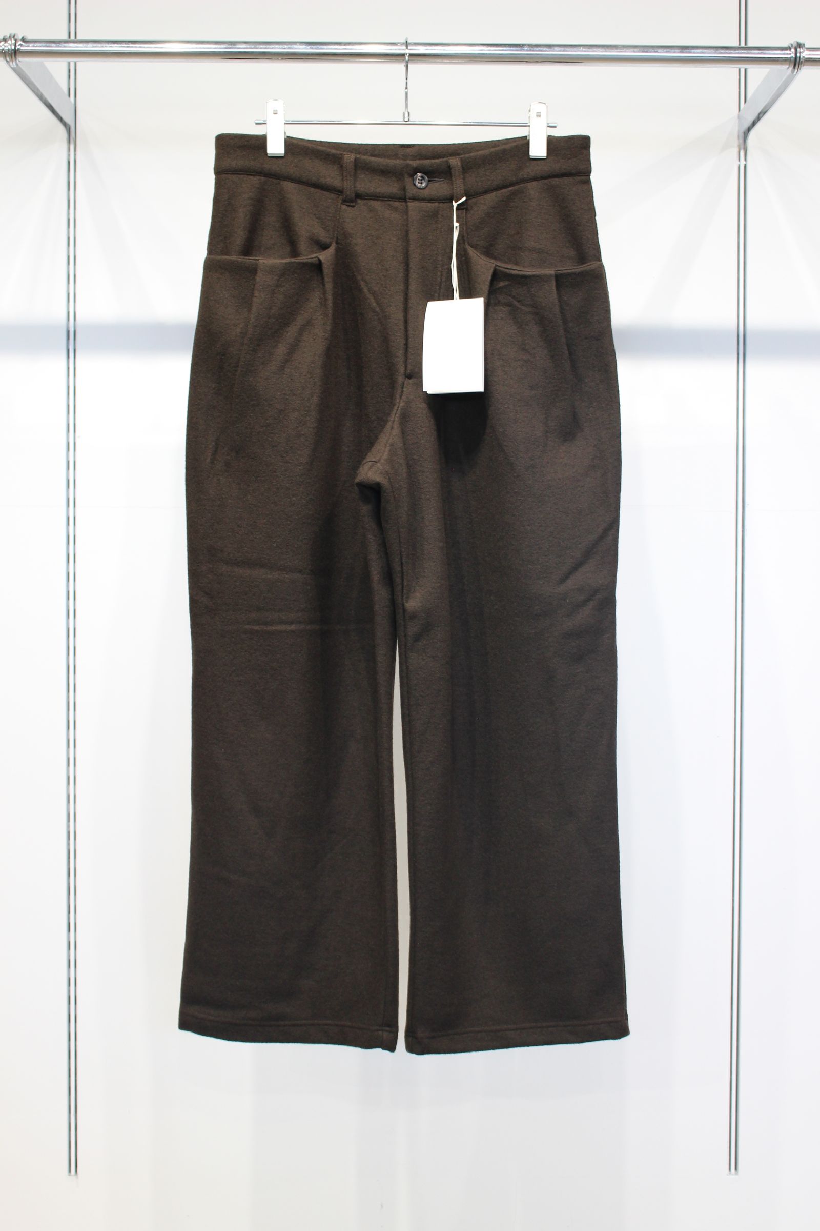 WOOL CUT WIDE TUCK SLACKS | D.BROWN | スラックス