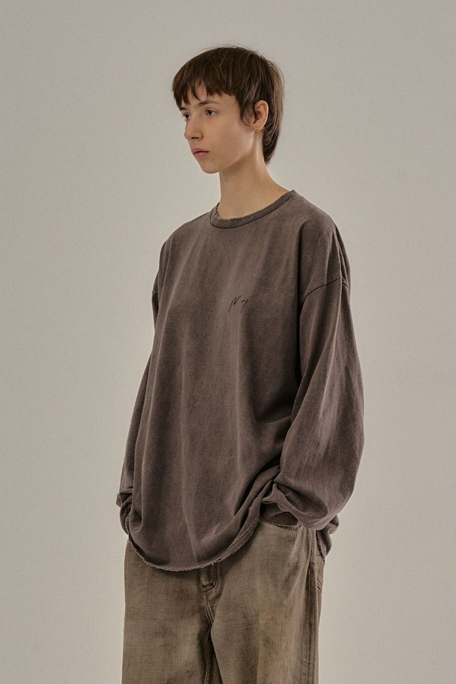 [ラスト1点] EMBROIDERY DYED LS T-SHIRT 2 | BROWN | カットソー