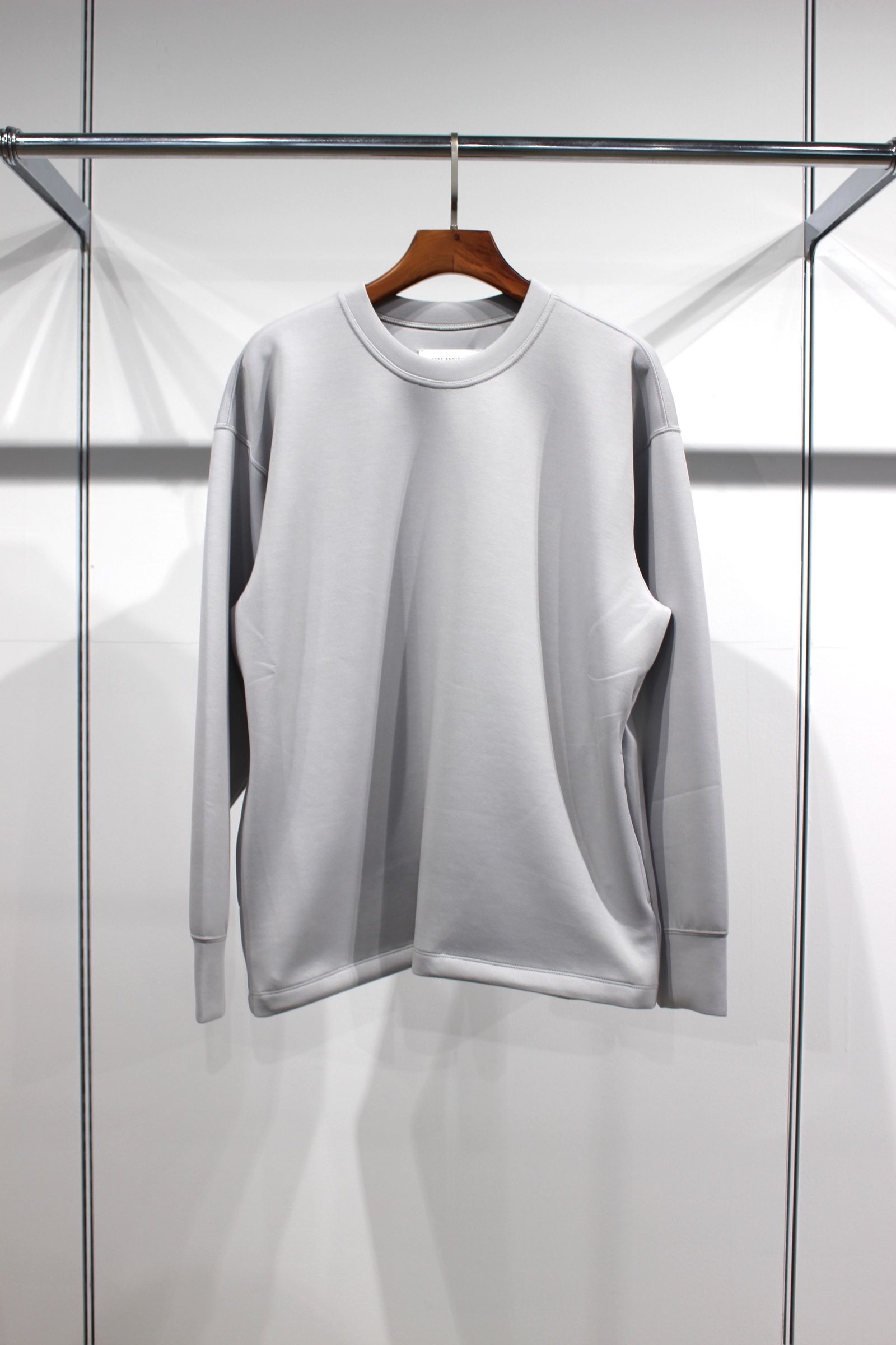 VICTOR CREW SWEAT/LT. GRAY