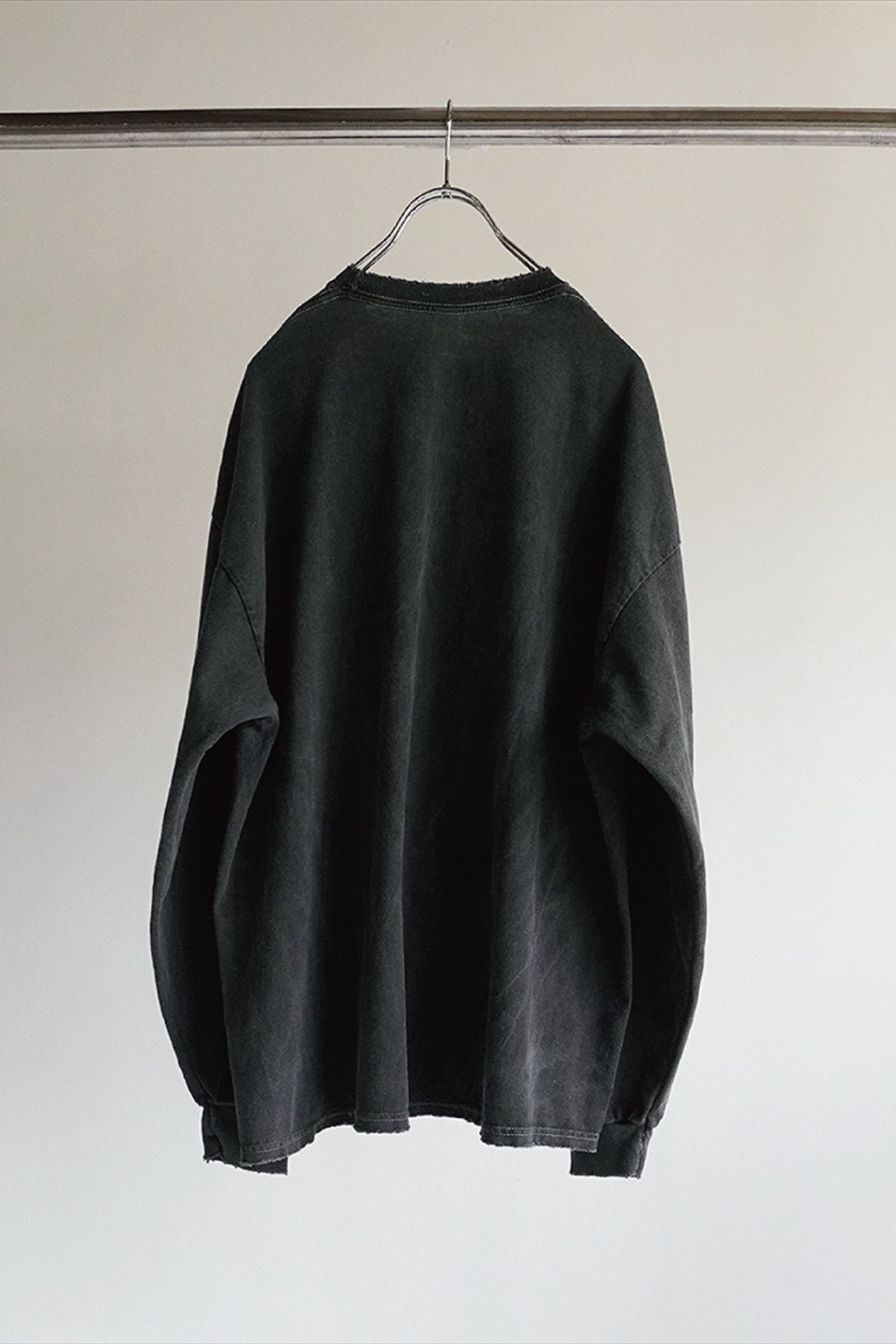 ANCELLM - EMBROIDERY DYED LS T-SHIRT/F.BLACK (刺繍) | NapsNote