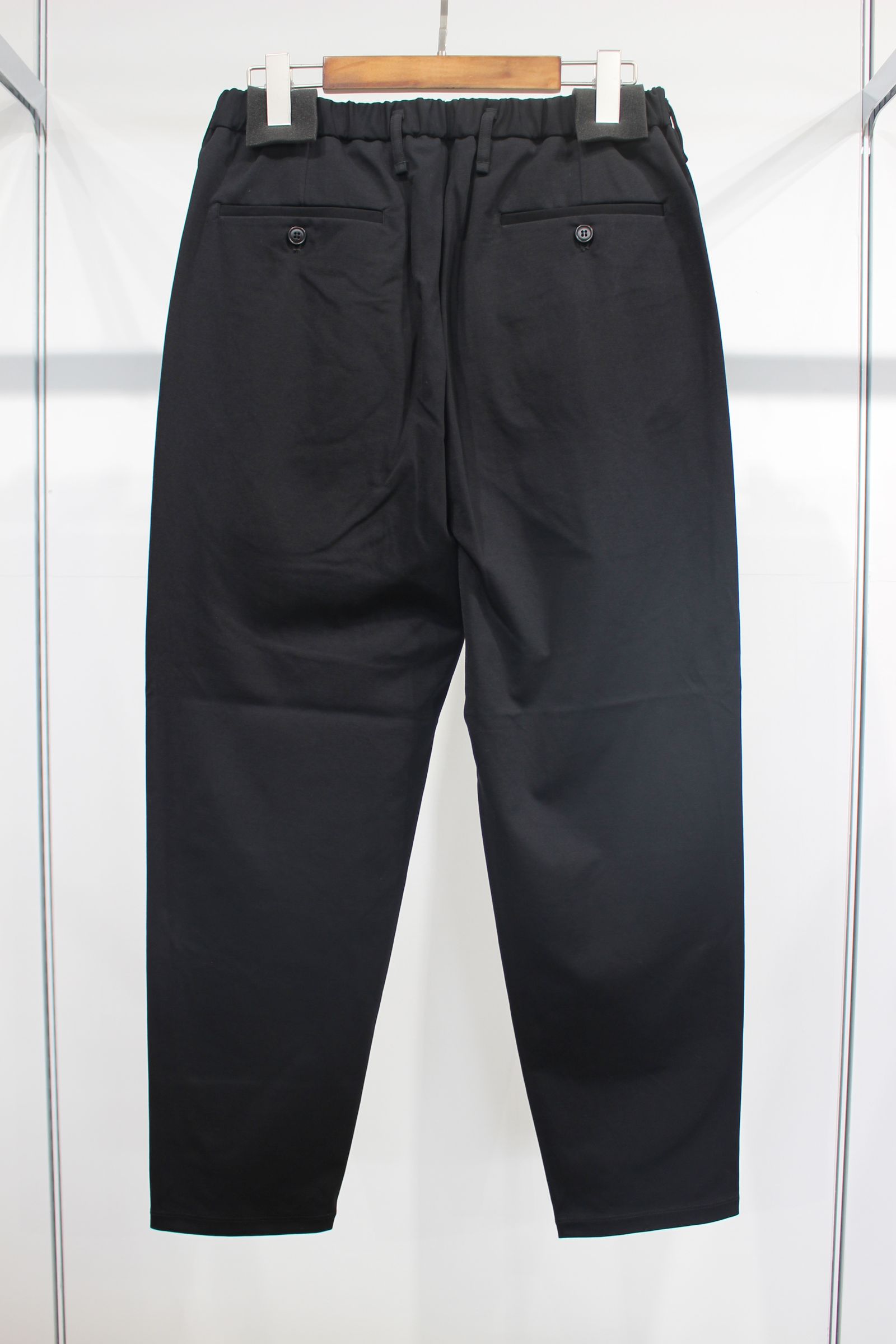BACK EZ 2TUCK TROUSERS/イージースラックス
