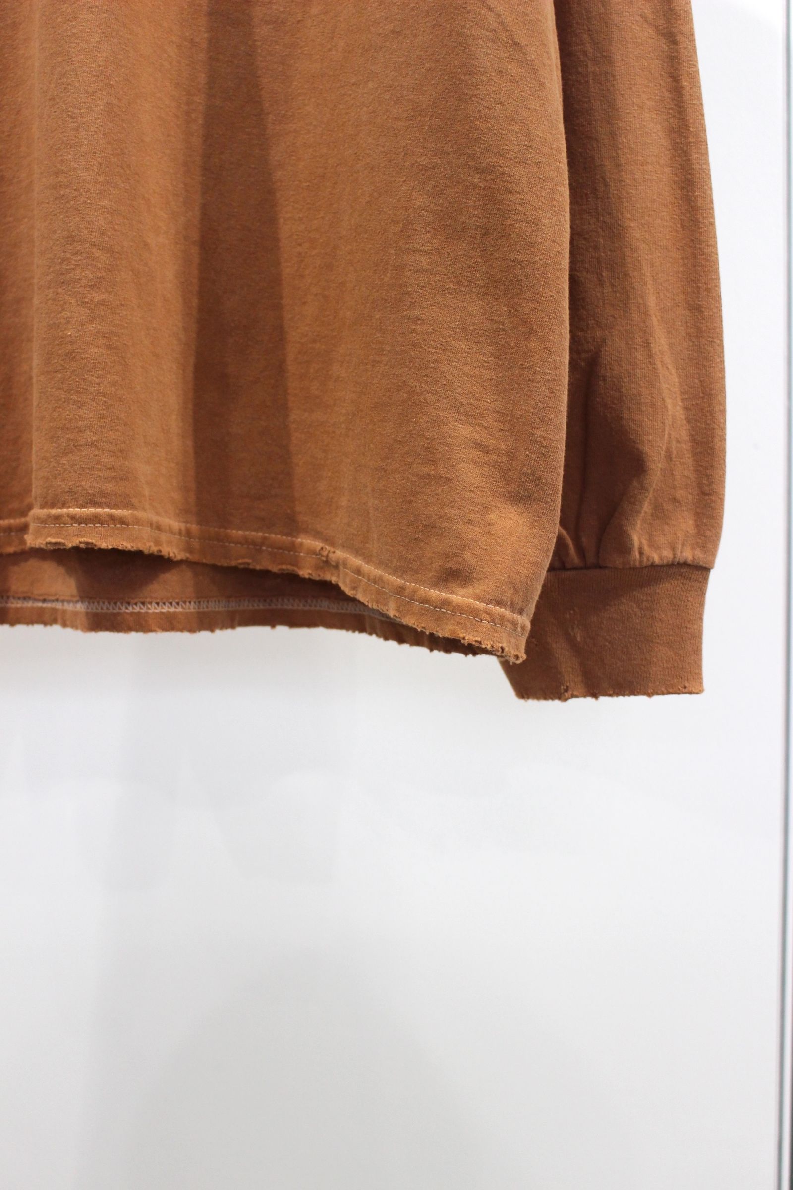 EMBROIDERY DYED LS T-SHIRT（刺繍） | TERRACOTTA | カットソー