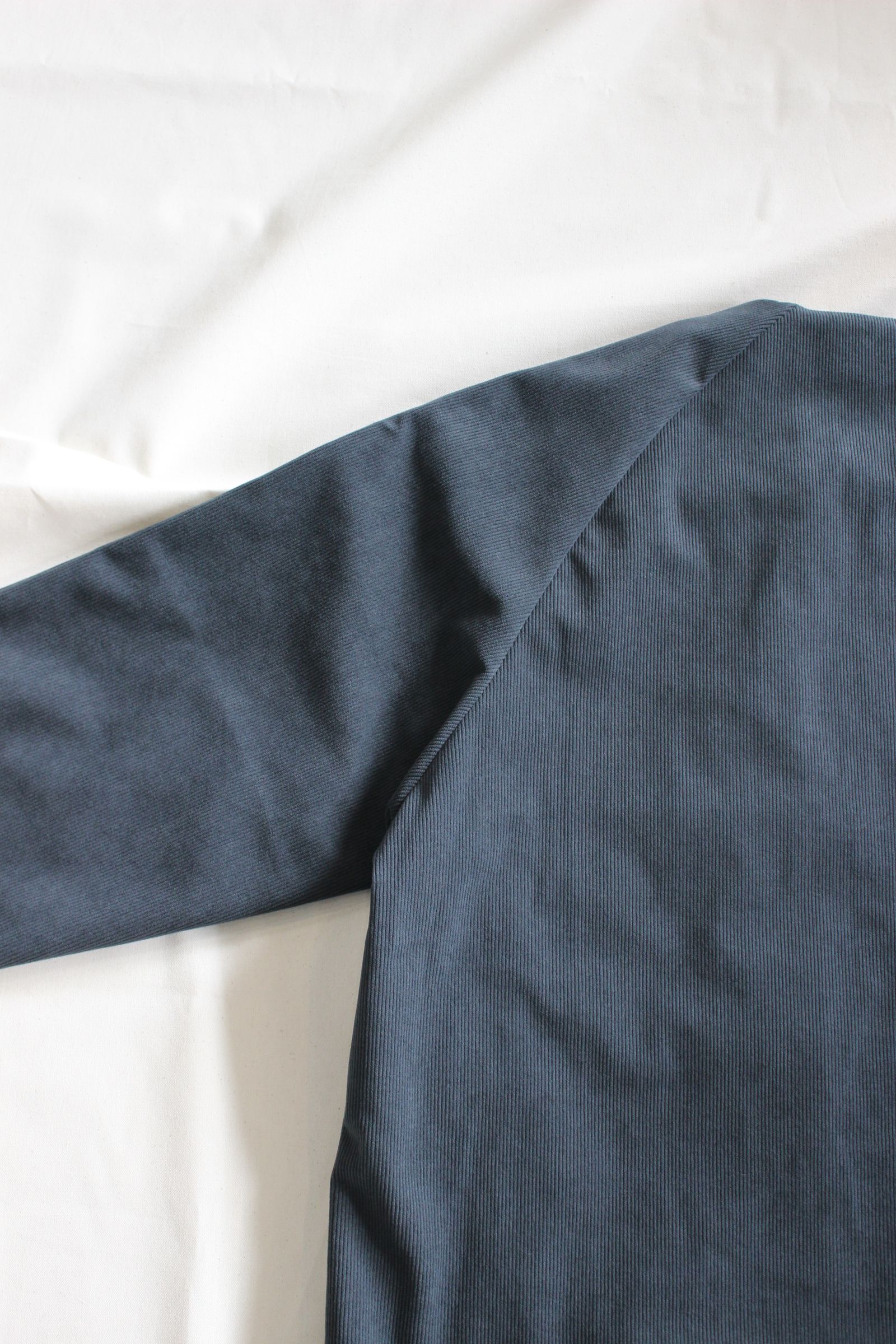 TRICOT CORDUROY COLLARLESS BLOUSON | CADET BLUE | コーデュロイブルゾン