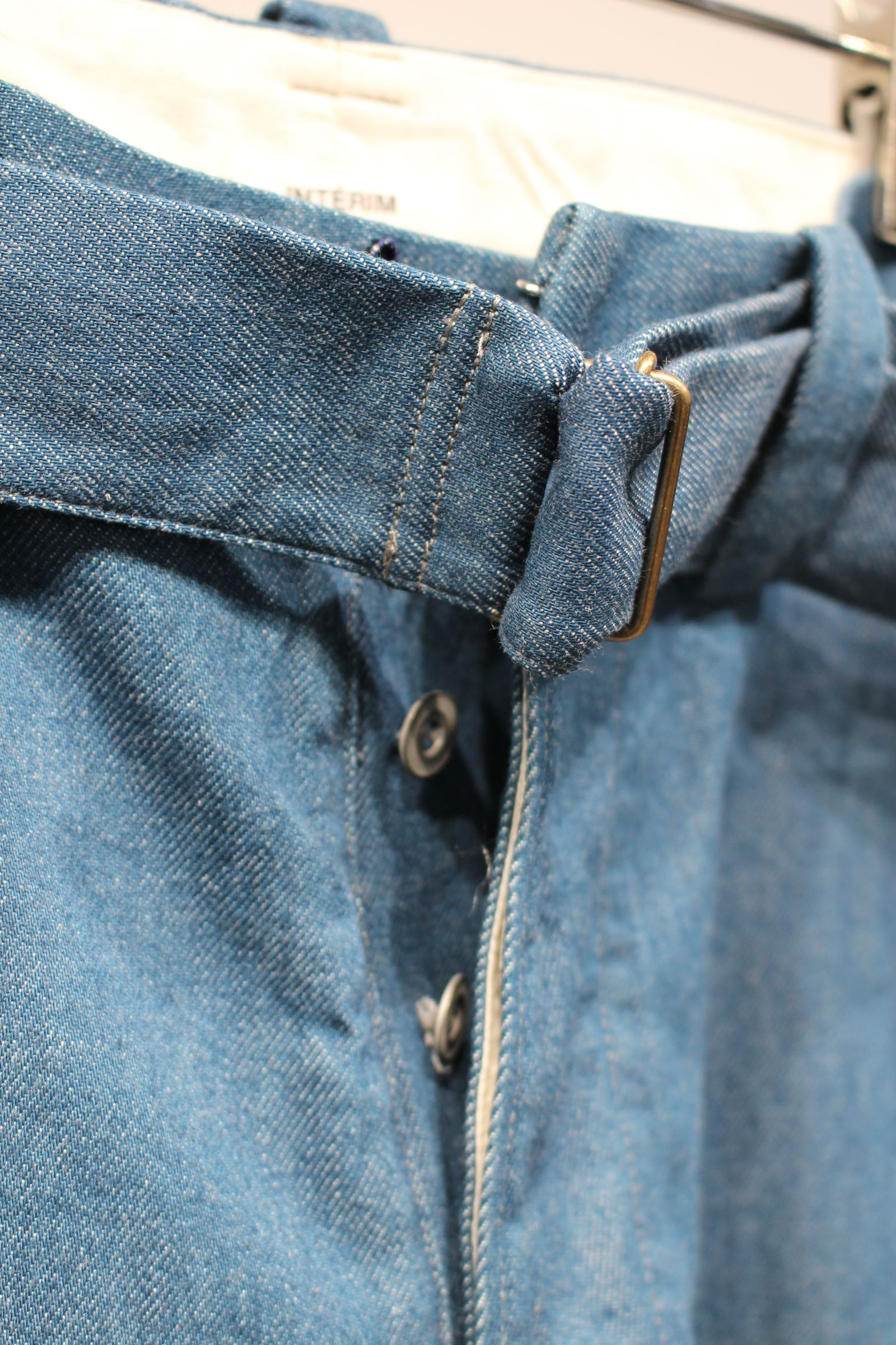 BLUE SHUTTLE DENIM BELTED FRENCH ARMY MIL BAGGY TROUSER | BLUE | デニムパンツ