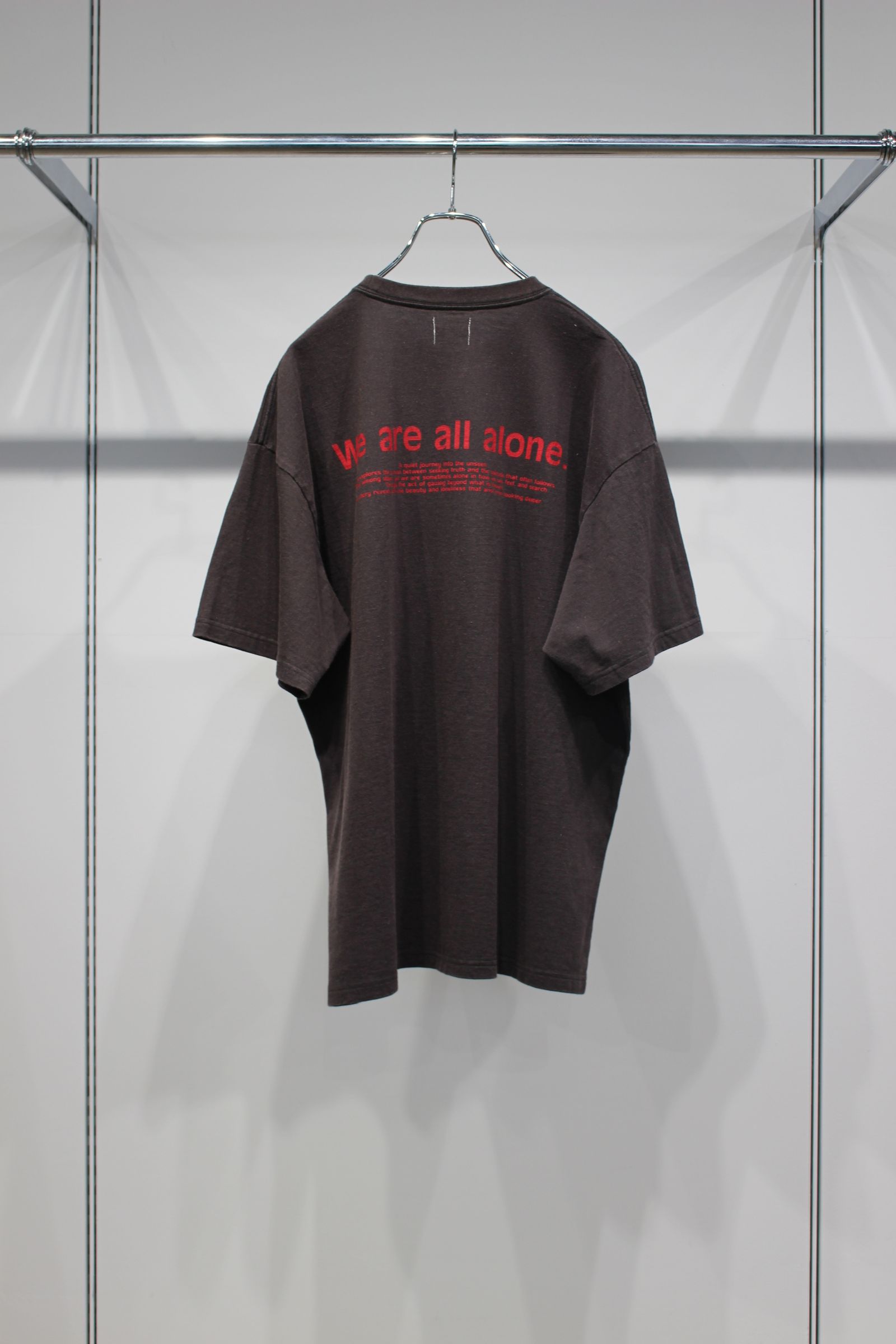 LOOSE FIT PRINT TEE : WE ARE ALL ALONE | BLACK | カットソー