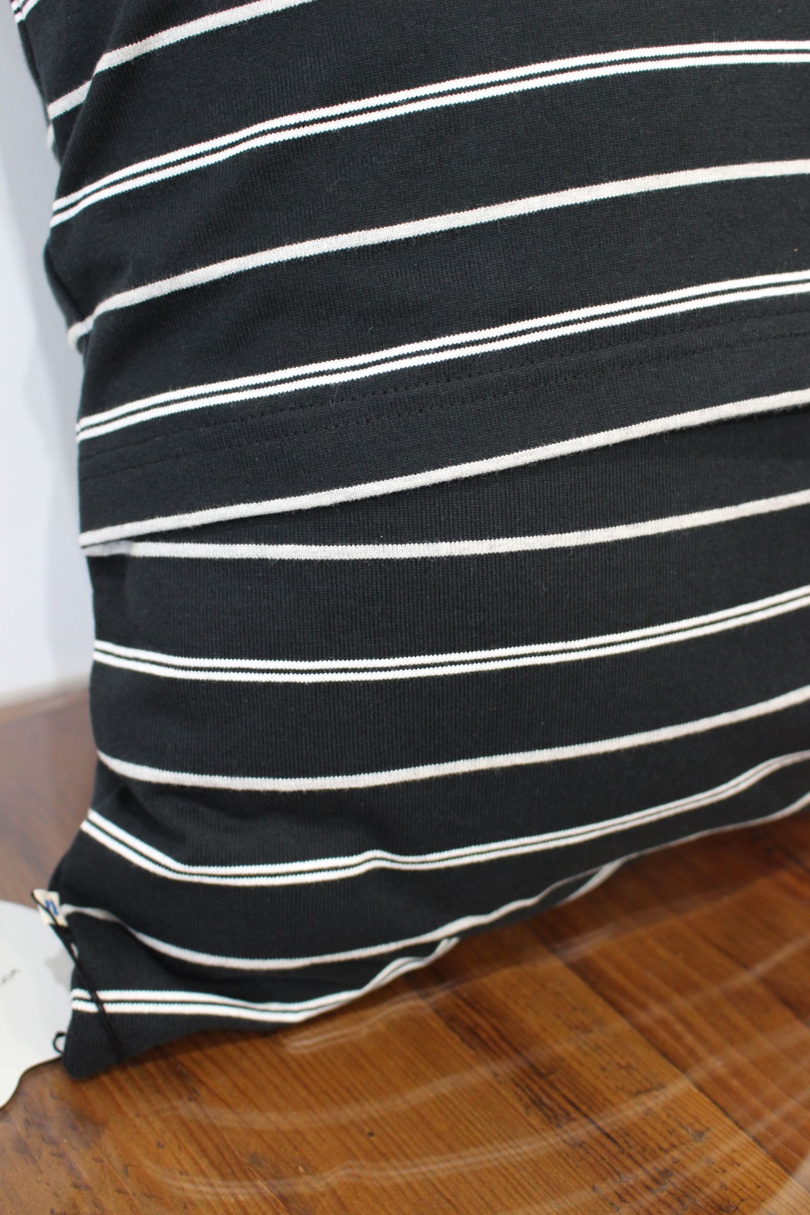 Striped cushion | BLACK | クッション
