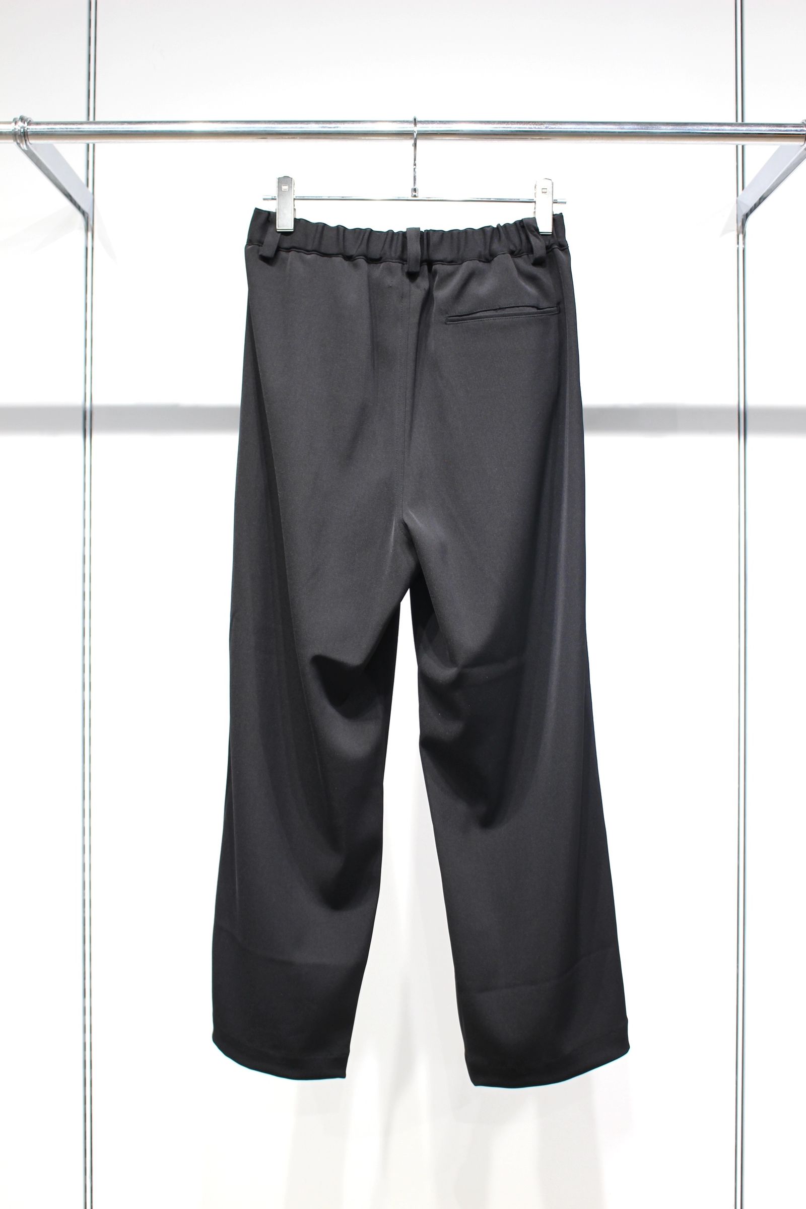 TWILL TWIST CENTER SEAM PANTS | BLACK | イージーパンツ