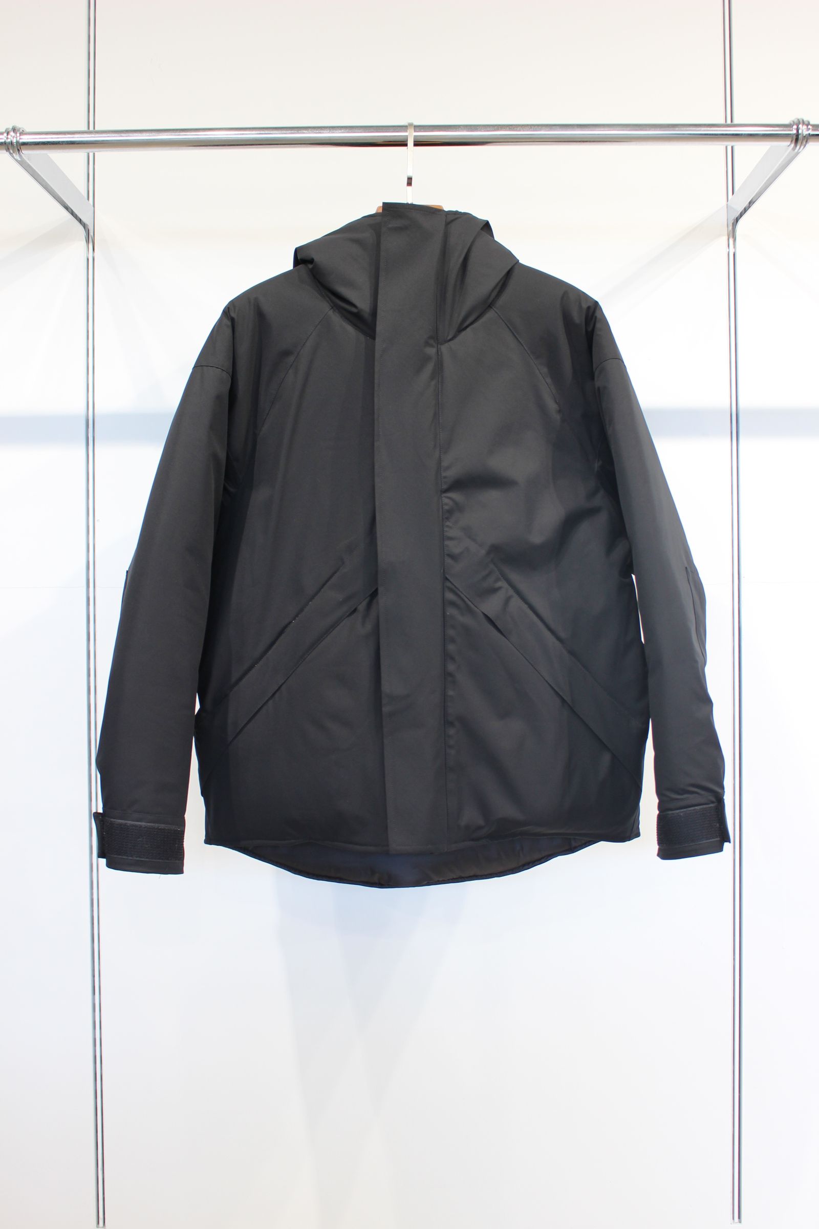 HI-LOFT WATER PROOF INSULATED HOODED JACKET | BLACK | ジャケット