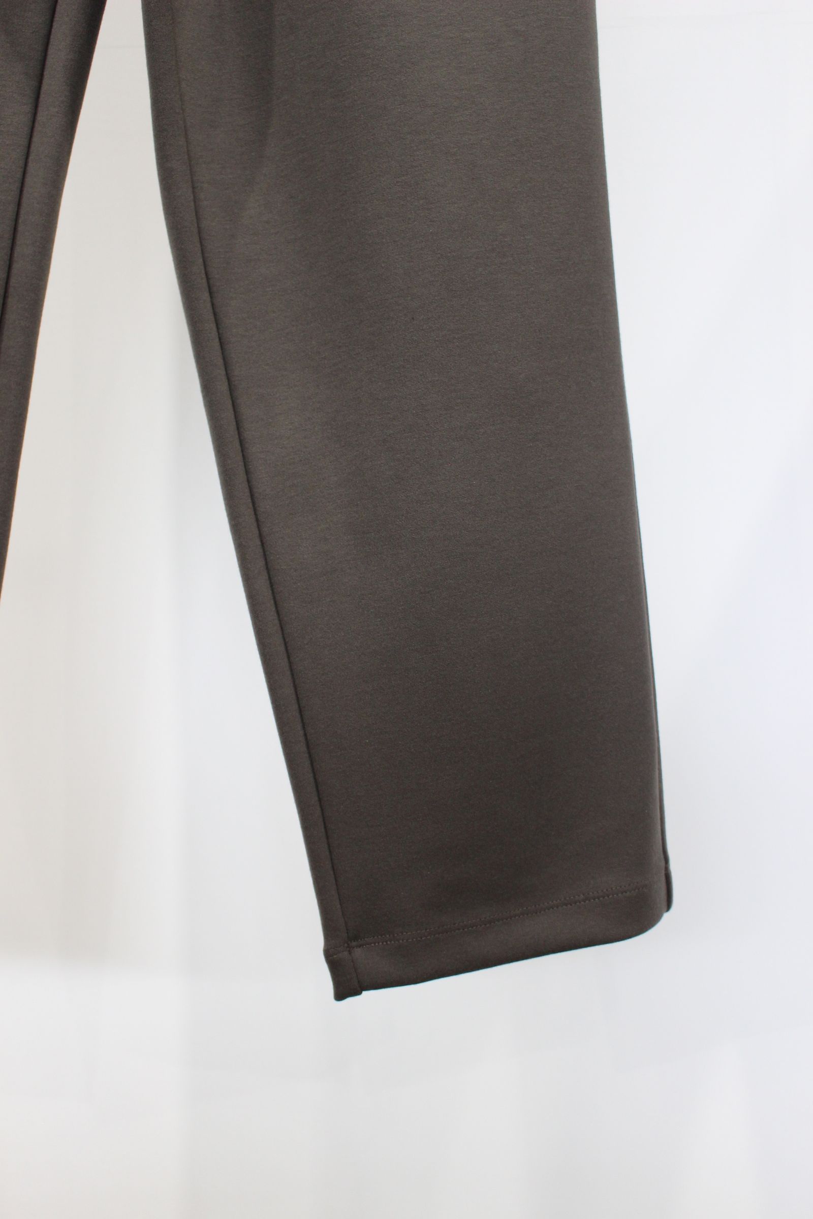 PONTE ROME CLASSIC TAPERED PANTS | WOOD | 2タックパンツ