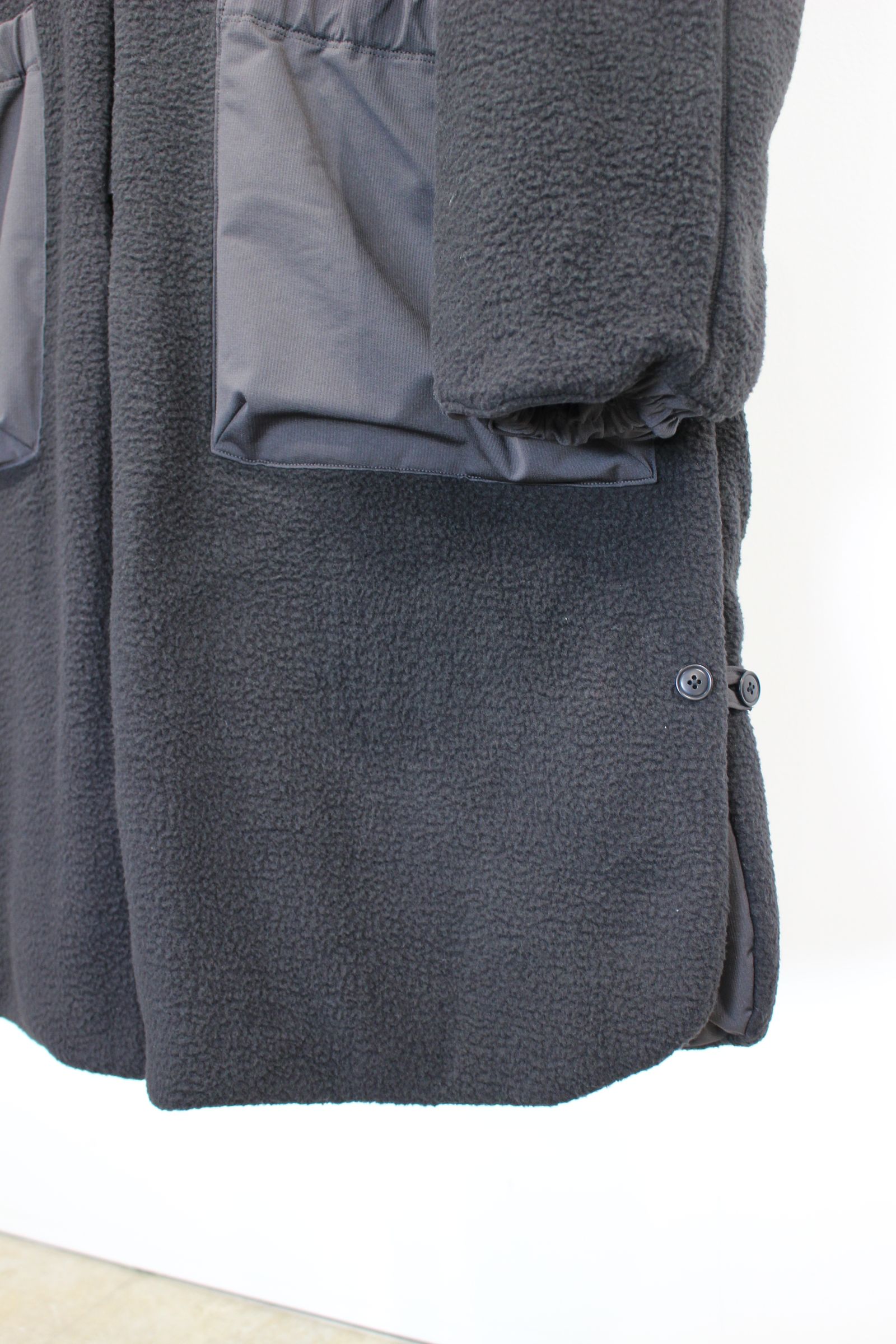 REVERSIBLE BENCH COAT/D.KHAKI-BLACK