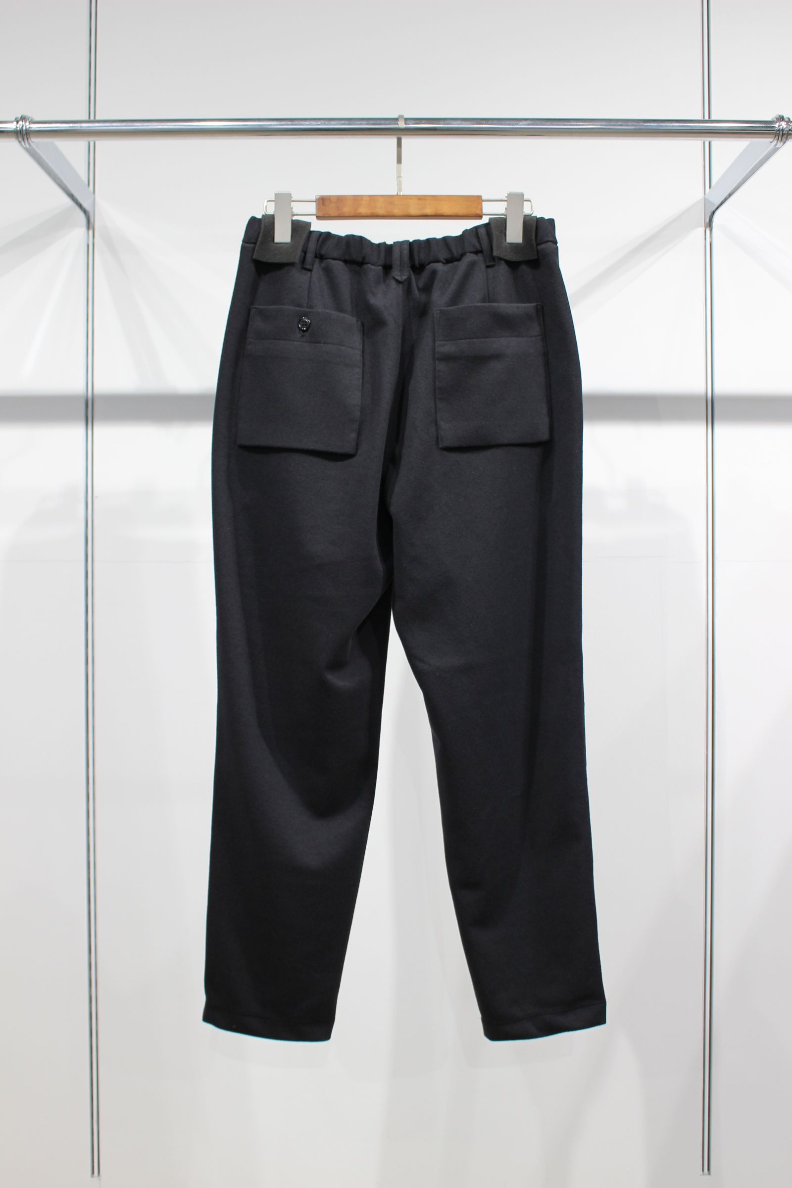 BOUCLE TAPERED TROUSERS/BLACK