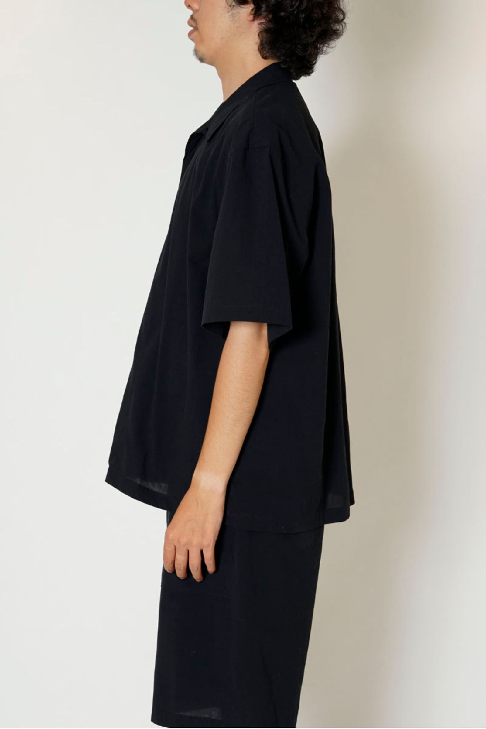 MICRO SUCKER OPEN COLLAR S/S SHIRT/BLACK