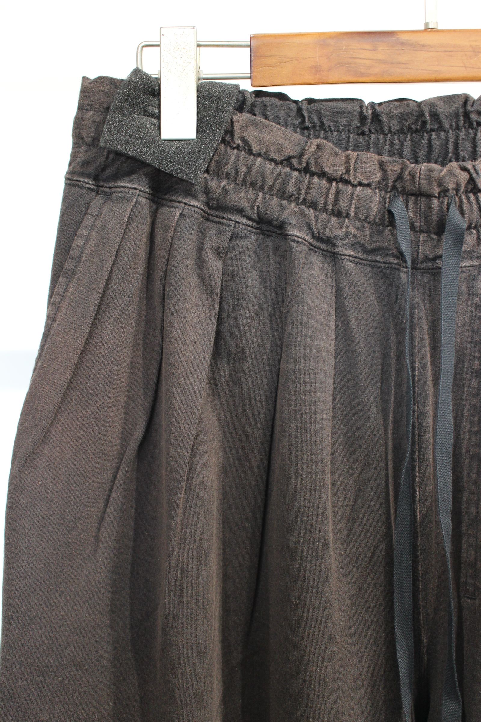 ANCELLM - FADED DRAPE WIDE EASY CUT SLACKS | BLACK
