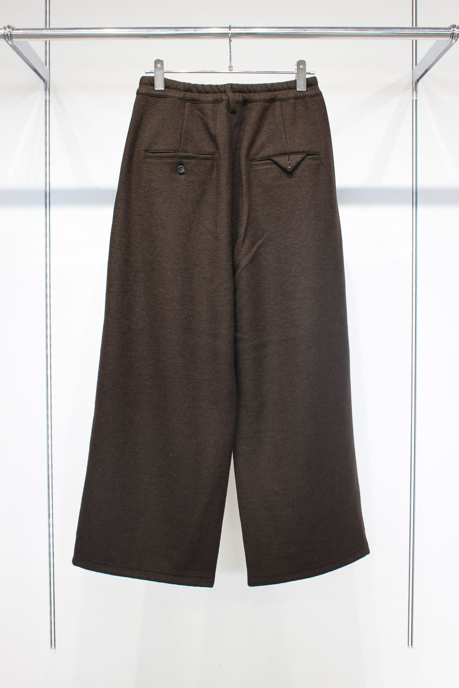 WOOL WIDE EASY TUCK SLACKS | D.BROWN | スラックス