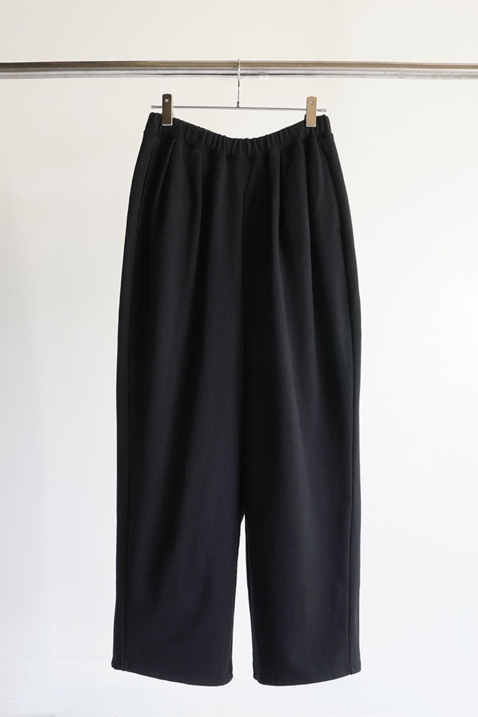 ANCELLM - TUCK SWEAT PANTS/WHITE | NapsNote ANCELLM - TUCK SWEAT PANTS/WHITE | NapsNote