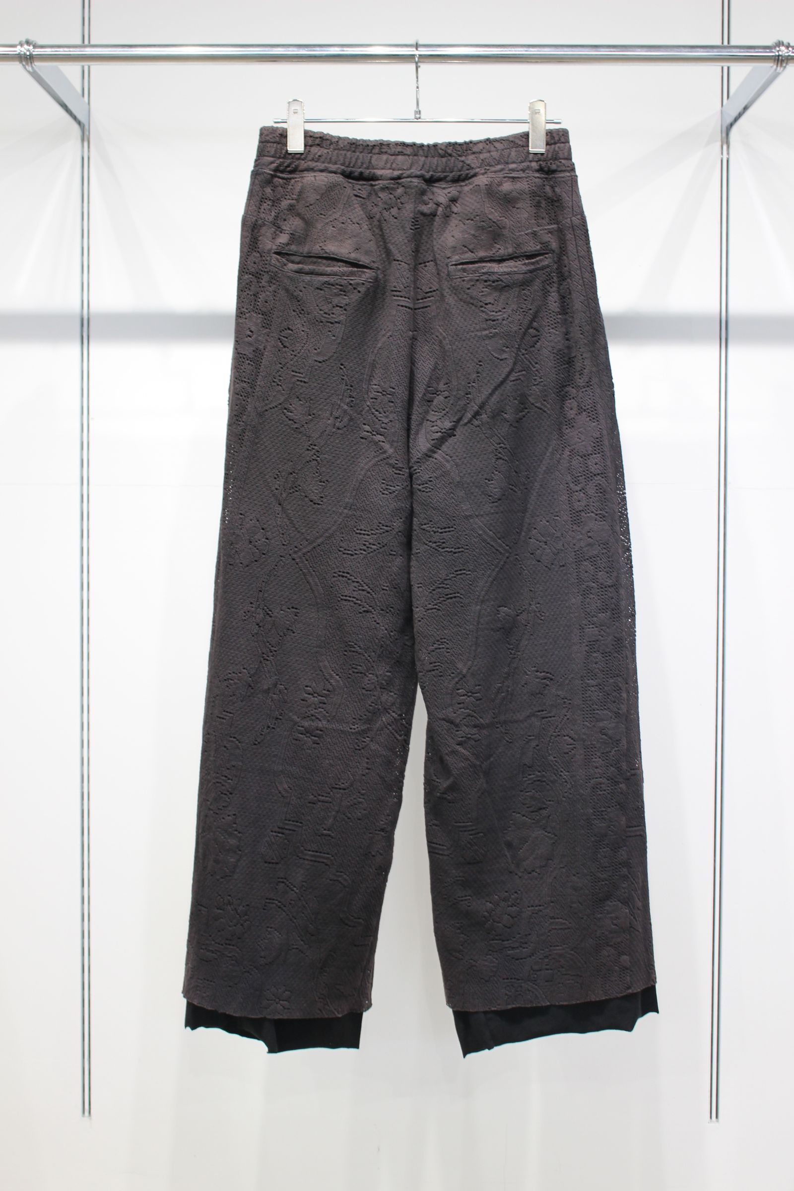 AGING LACE DOUBLE PANEL SLACKS | BLACK | スラックス