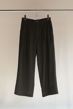 WIDE EASY TUCK SLACKS | BLACK | スラックス