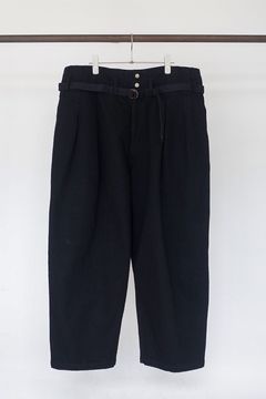 BELTED DENIM TUCK WIDE PANTS/BLACK