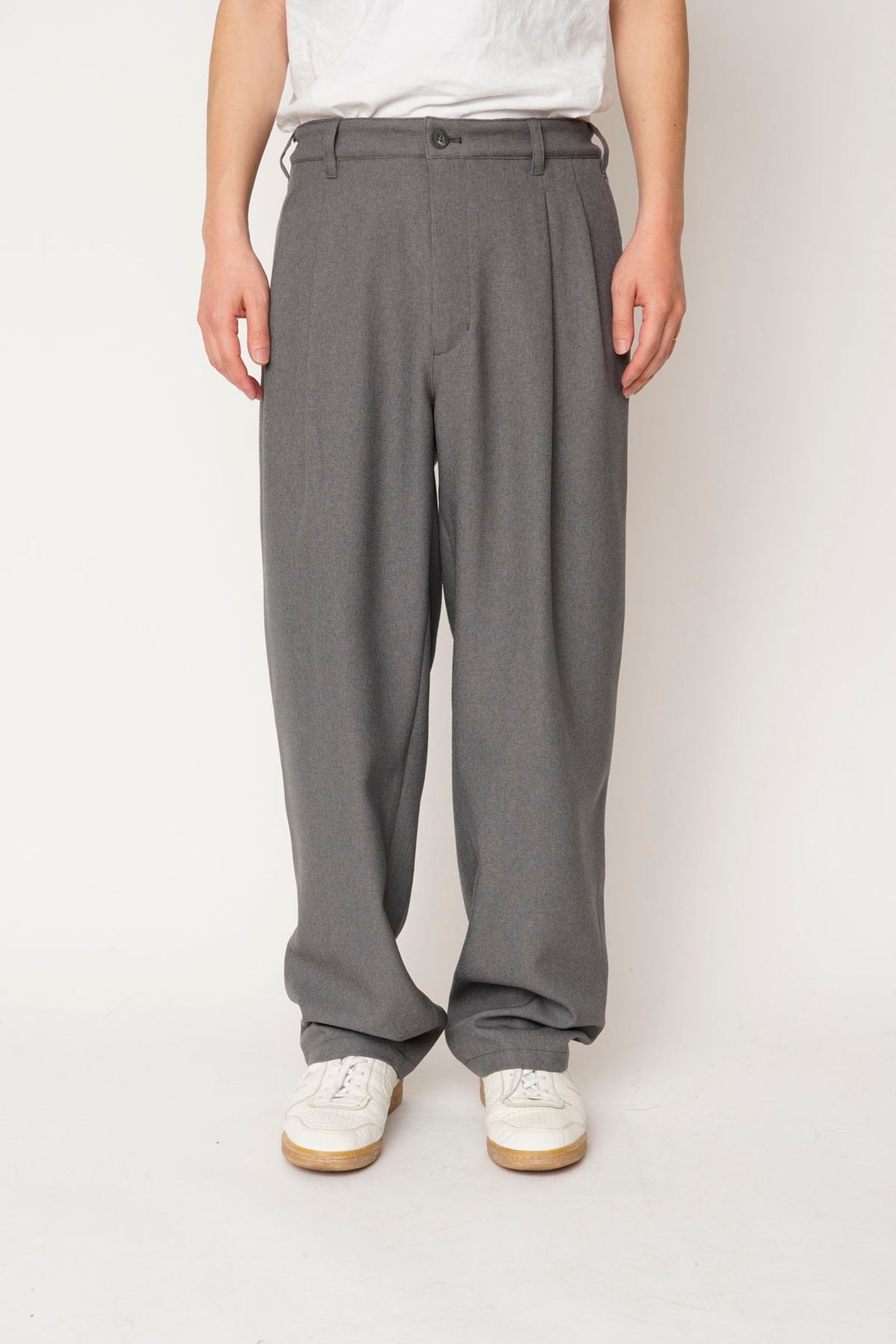 [ラスト1点] 2TUCK EASY TROUSERS | GRAY | スラックス