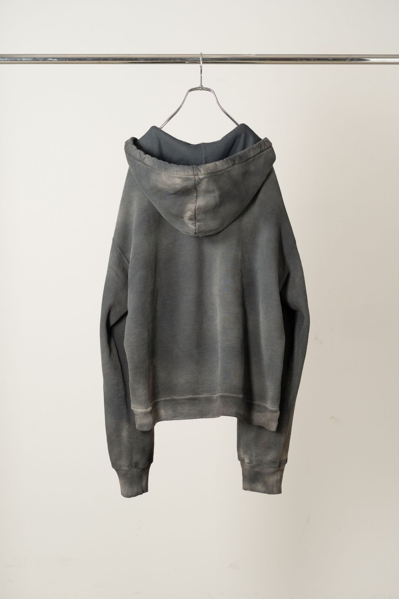 FLEECE-LINED SWEAT HOODIE | BLACK | フーディー