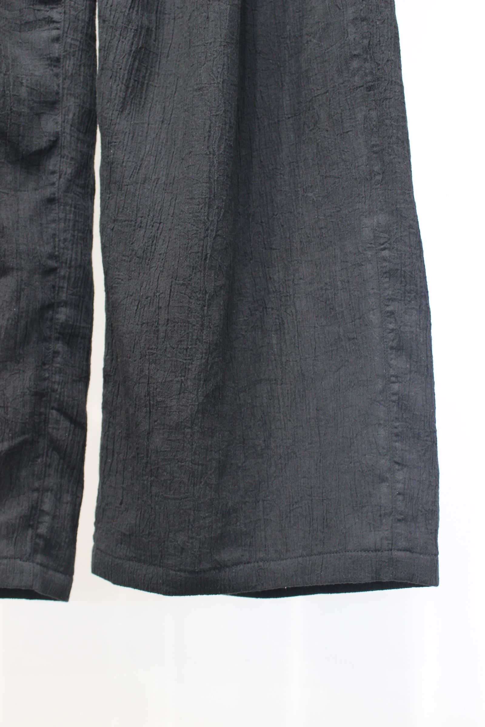 [ラスト1点] BELTED CREPE TUCK SLACKS | BLACK | スラックス
