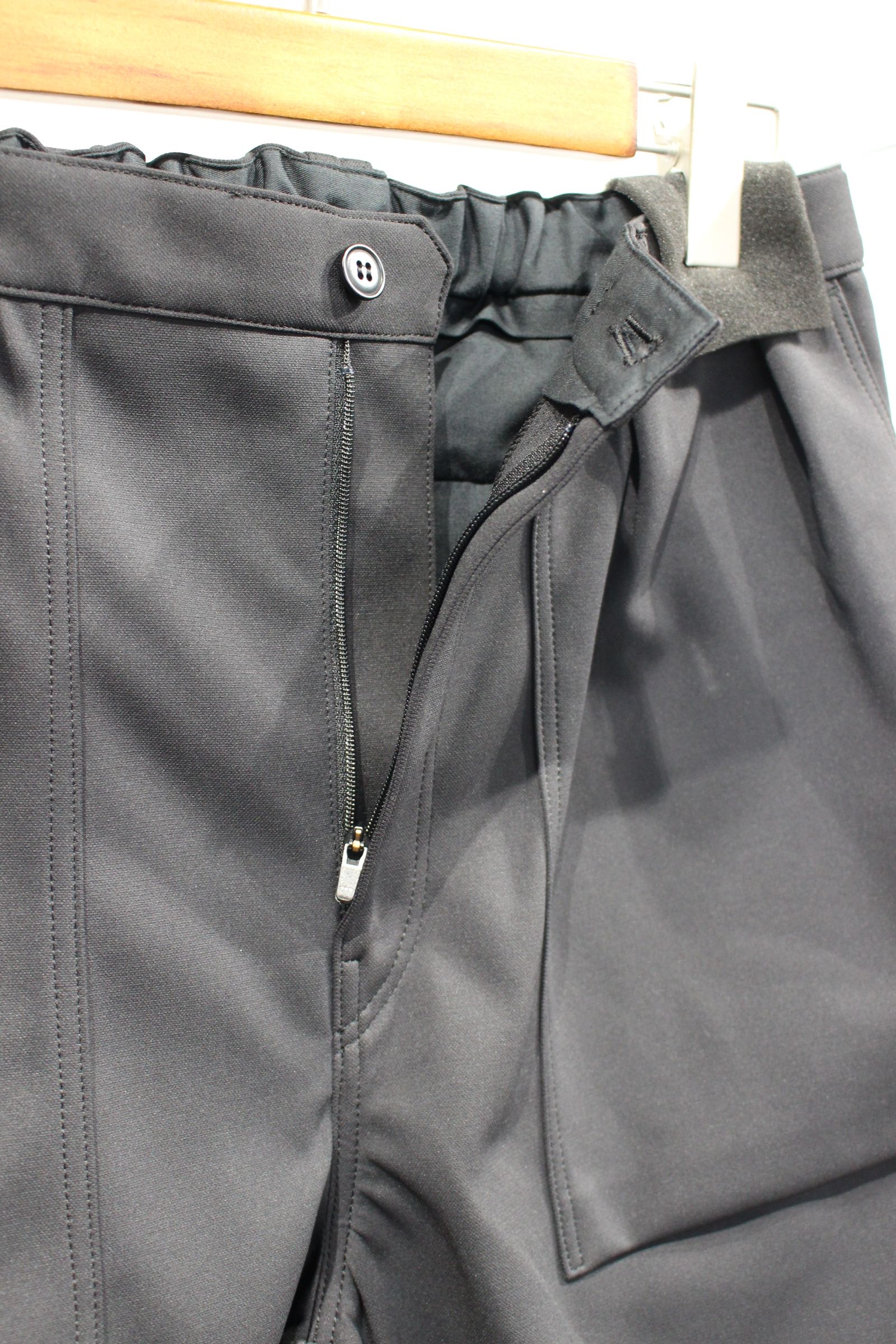 SOLID DOUBLE-KNIT WIDE BAKER PANTS | BLACK | ベイカーパンツ