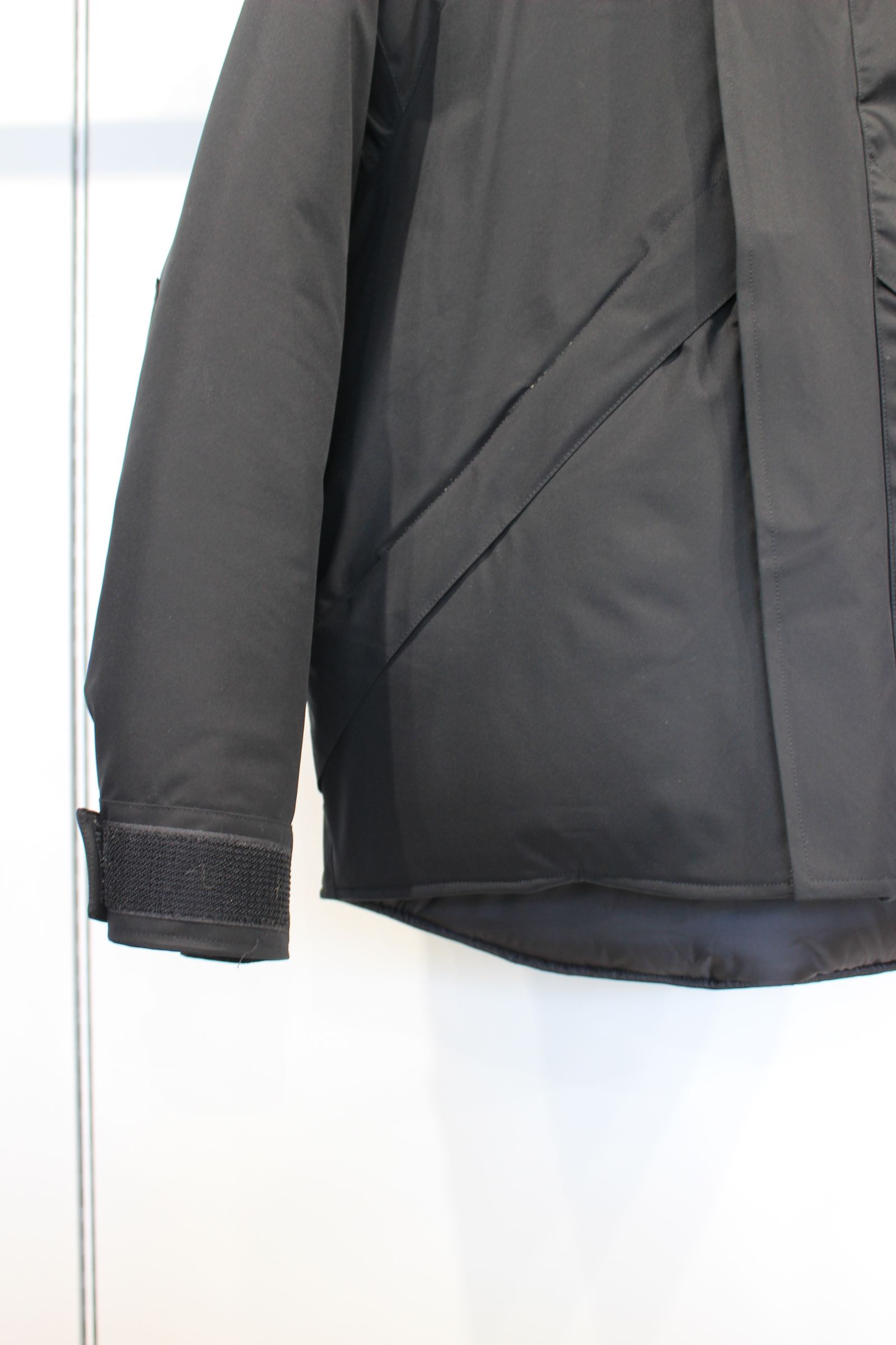 HI-LOFT WATER PROOF INSULATED HOODED JACKET | BLACK | ジャケット